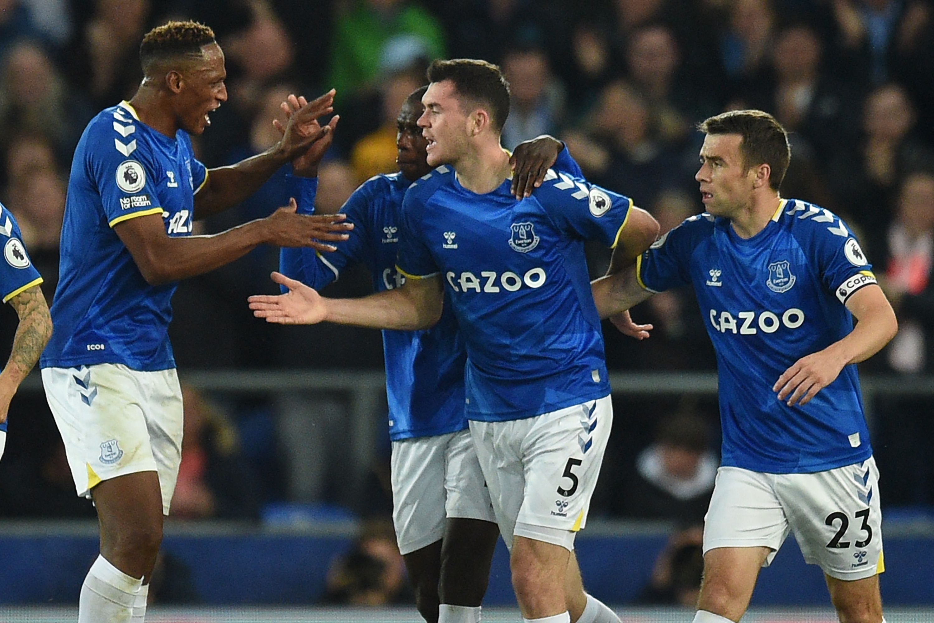 Para pemain Everton melakukan selebrasi usai mencetak gol ke gawang Burnley di laga Liga Primer Inggris.