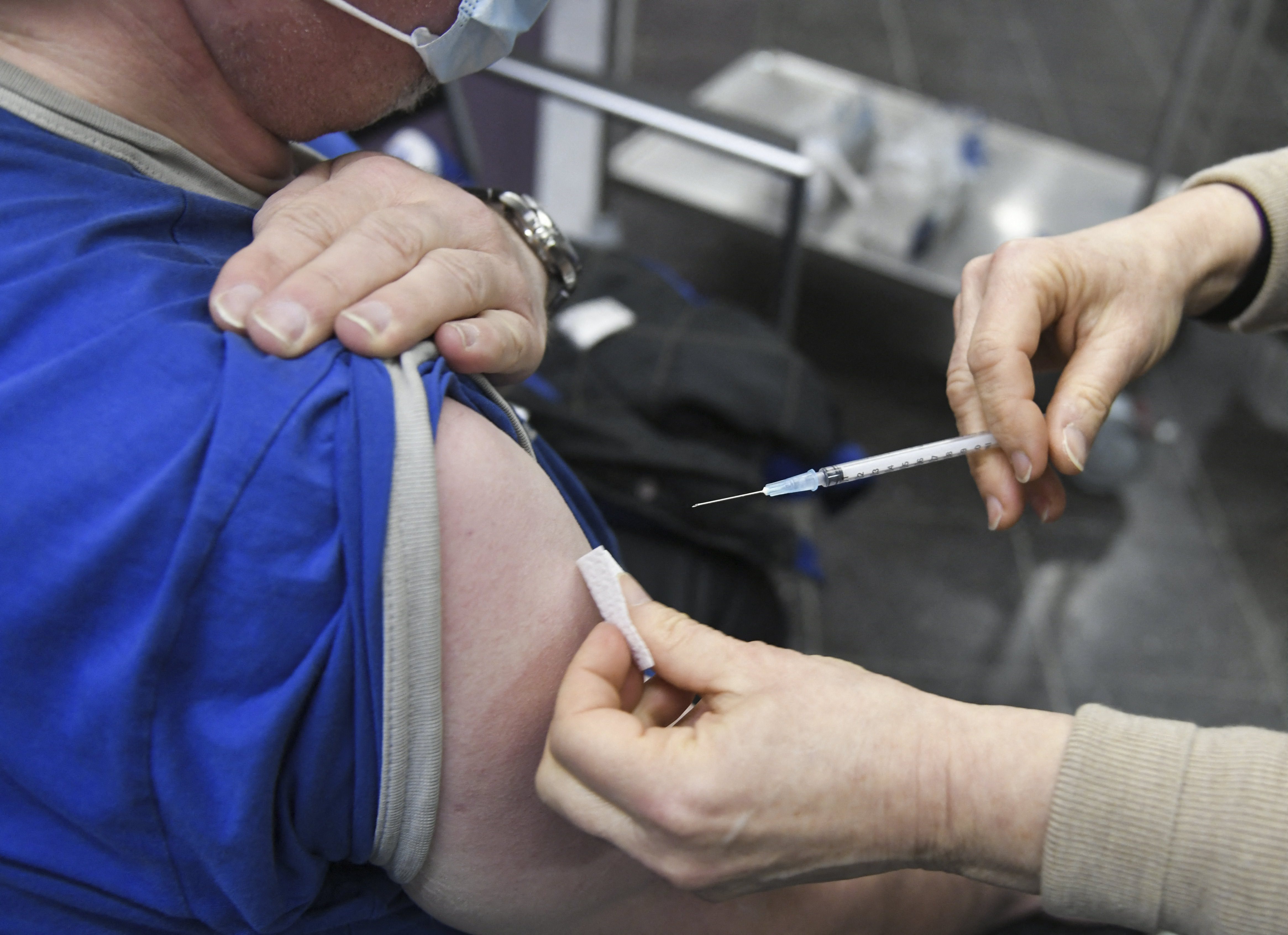 Vaksinasi covid-19 di Finlandia