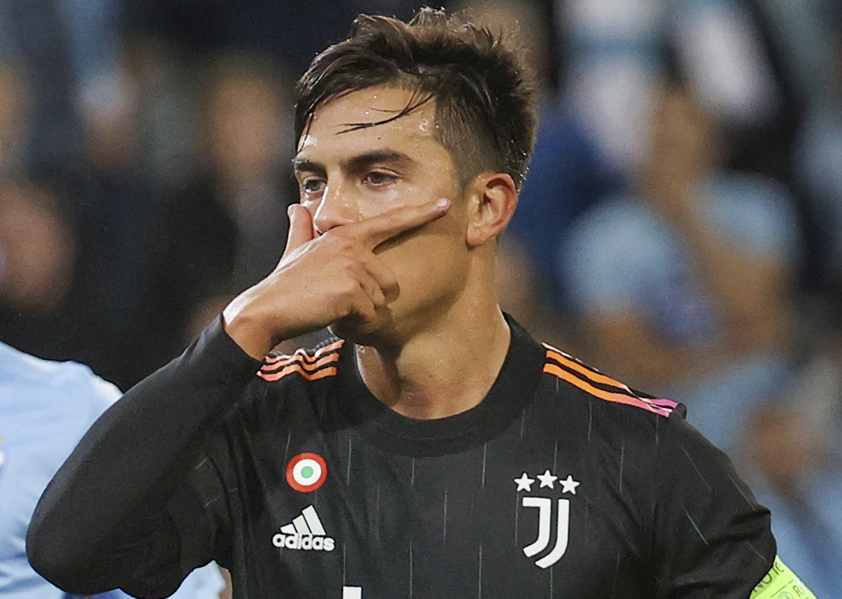 Penyerang Juventus Paulo Dybala melakukan selebrasi usai mencetak gol ke gawang Malmo di laga Liga Champions.