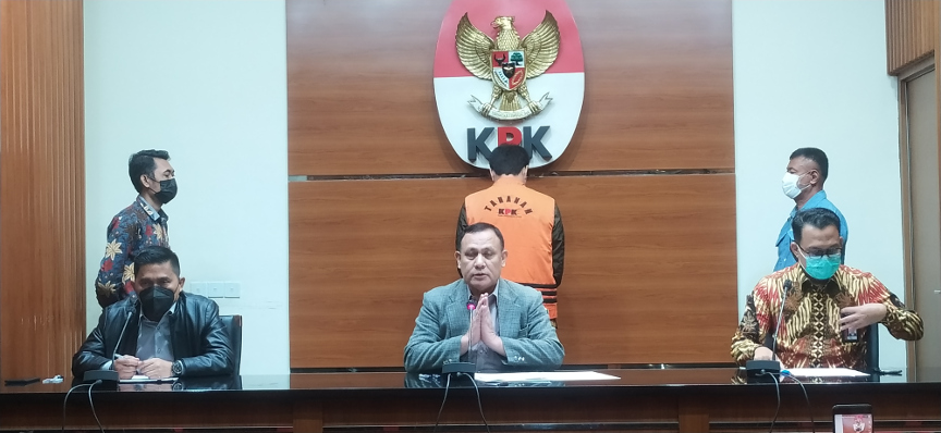 Azis Syamsuddin berompo oranye sebelum ditahan KPK