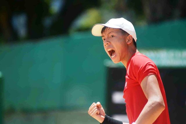 Petenis Justin Barki