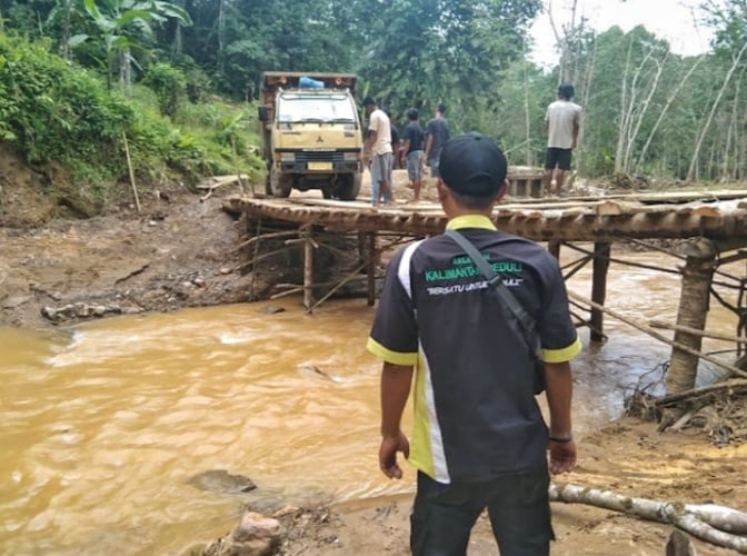 Kondisi infrastruktur pasca bencana di pedalaman meratus. 