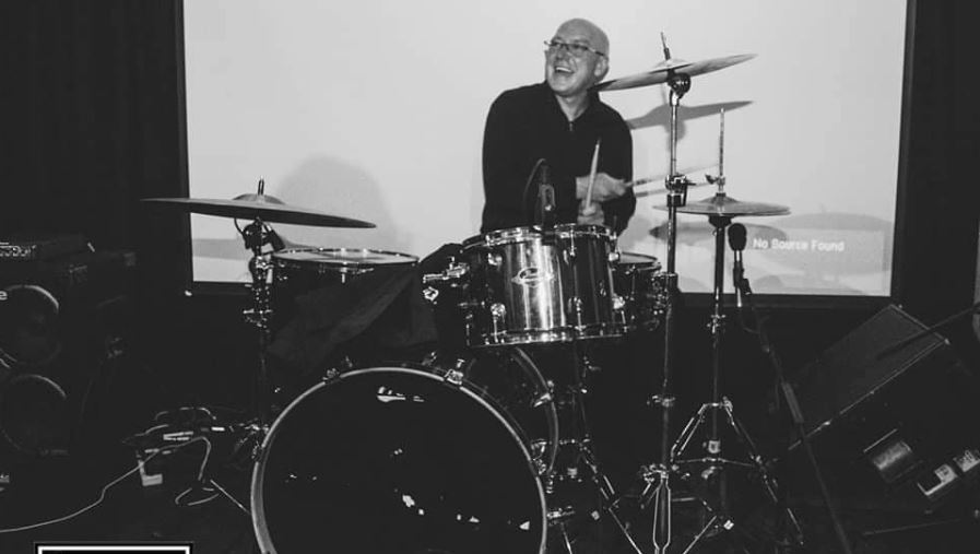 Mantan drummer Oasis Tony McCarroll