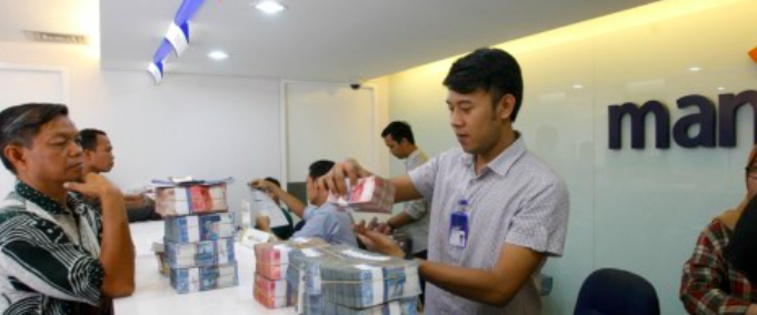 Sejumlah perbankan telah menyesuaikan jam opersional kantor cabang di masa PPKM Mikro Darurat.per