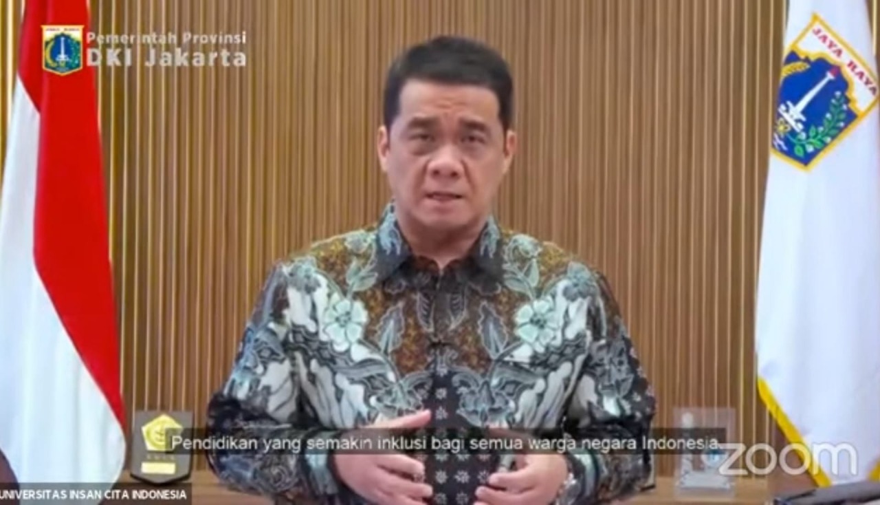 Wagub DKI Jakarta Ahmad Riza Patria Riza menjadi narasumber webinar bertema 'Pendidikan Tinggi Digital, Peluang dan Tantangannya bagi PMI'.