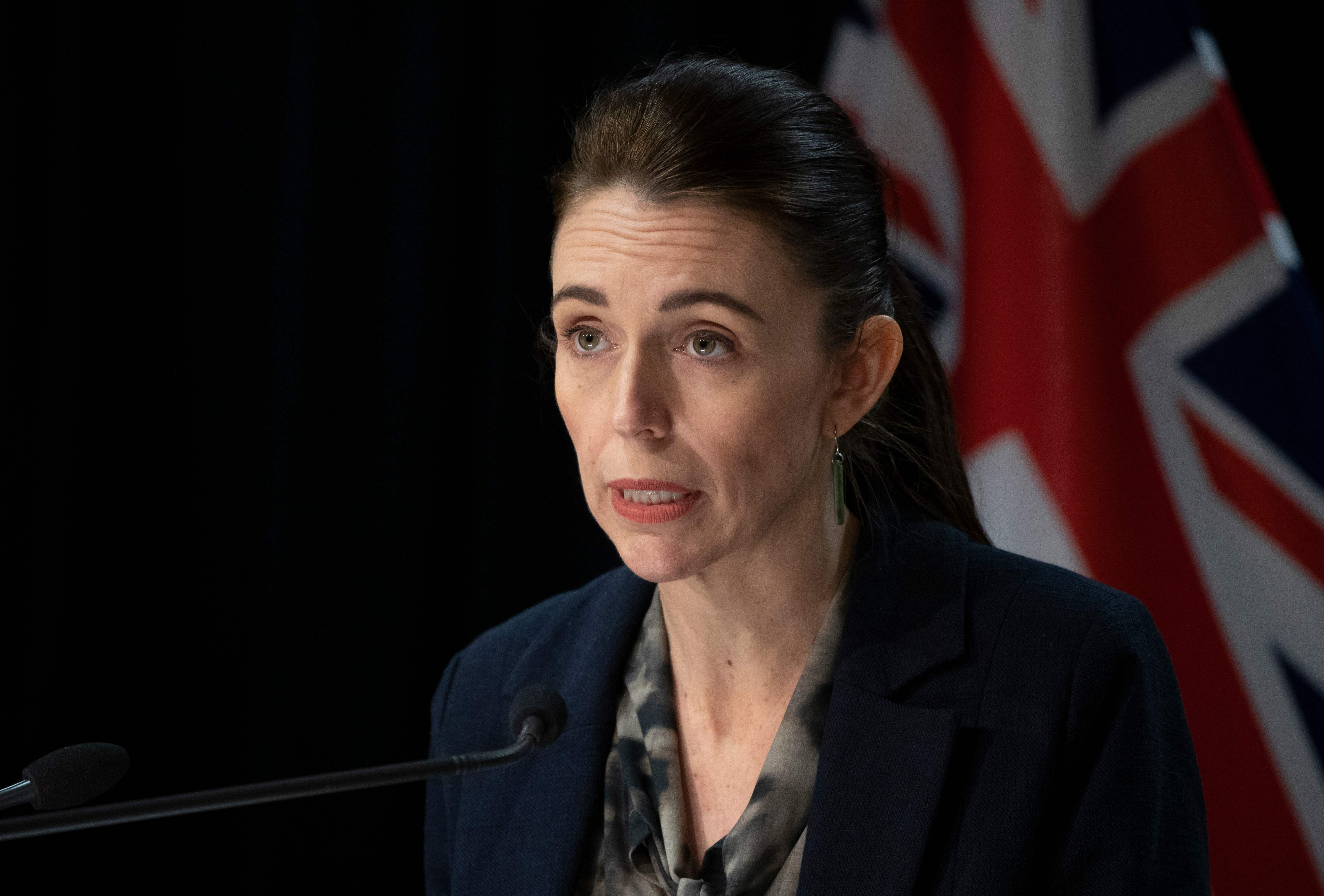 Perdana Menteri Selandia Baru Jacinda Ardern saat menyampaikan konferensi pers di Wellington.