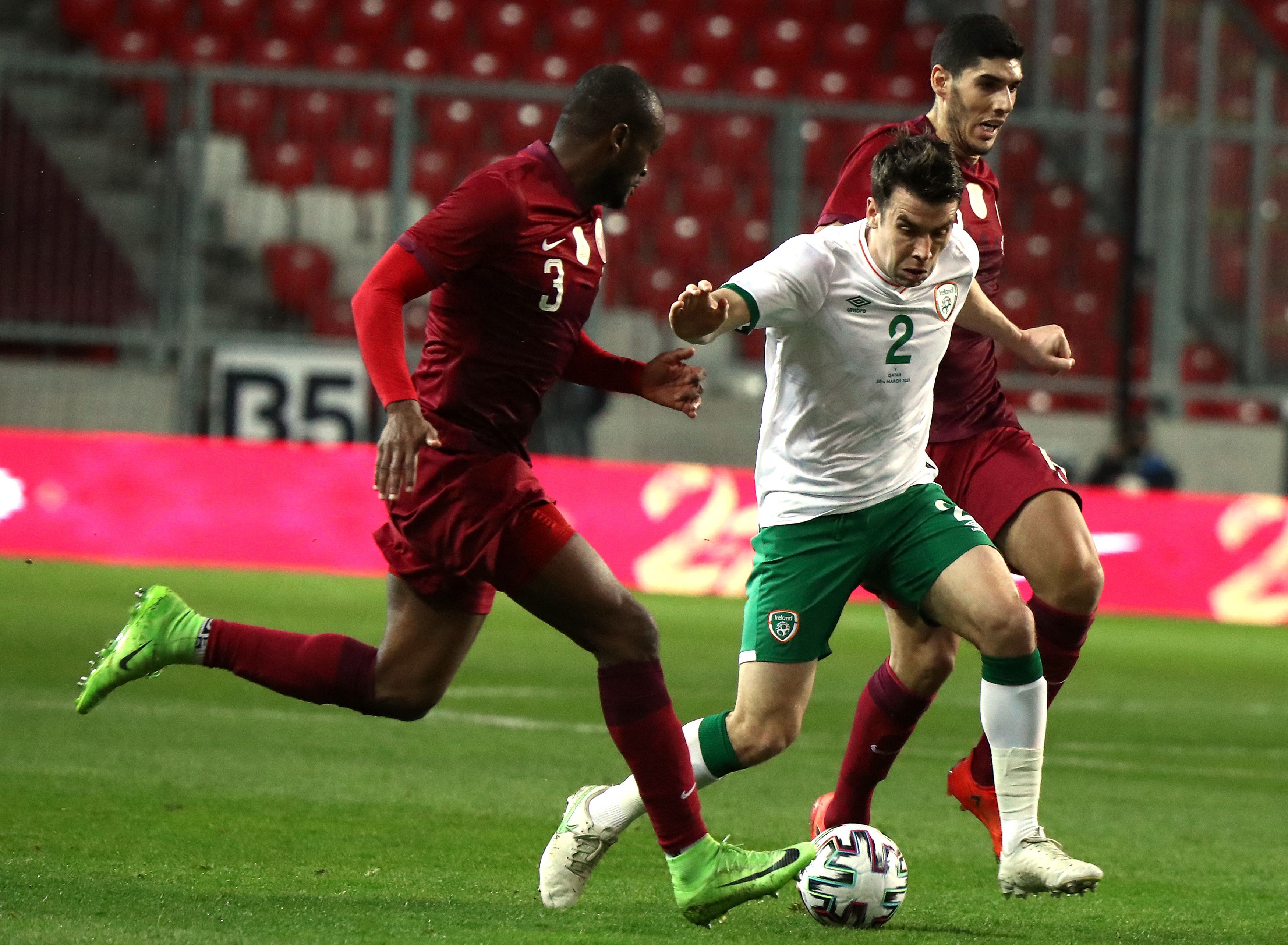 Bek timnas Rep Irlandia Seamus Coleman (tengah)
