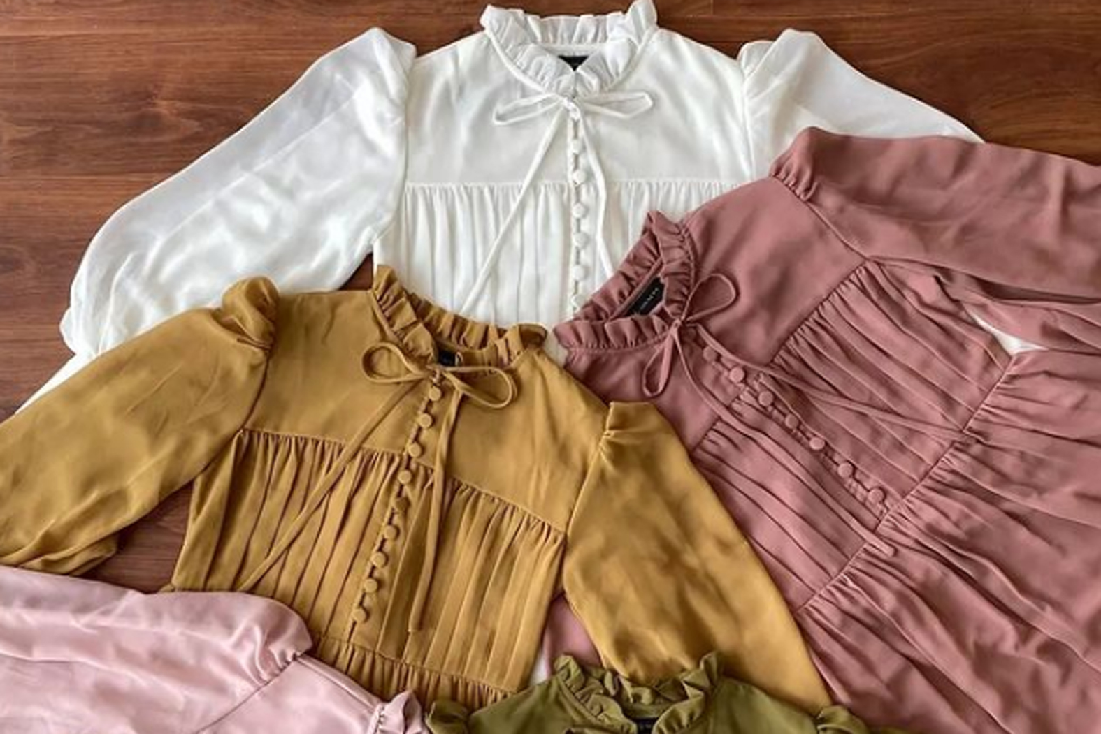 Beberapa contoh produk Ainayya.