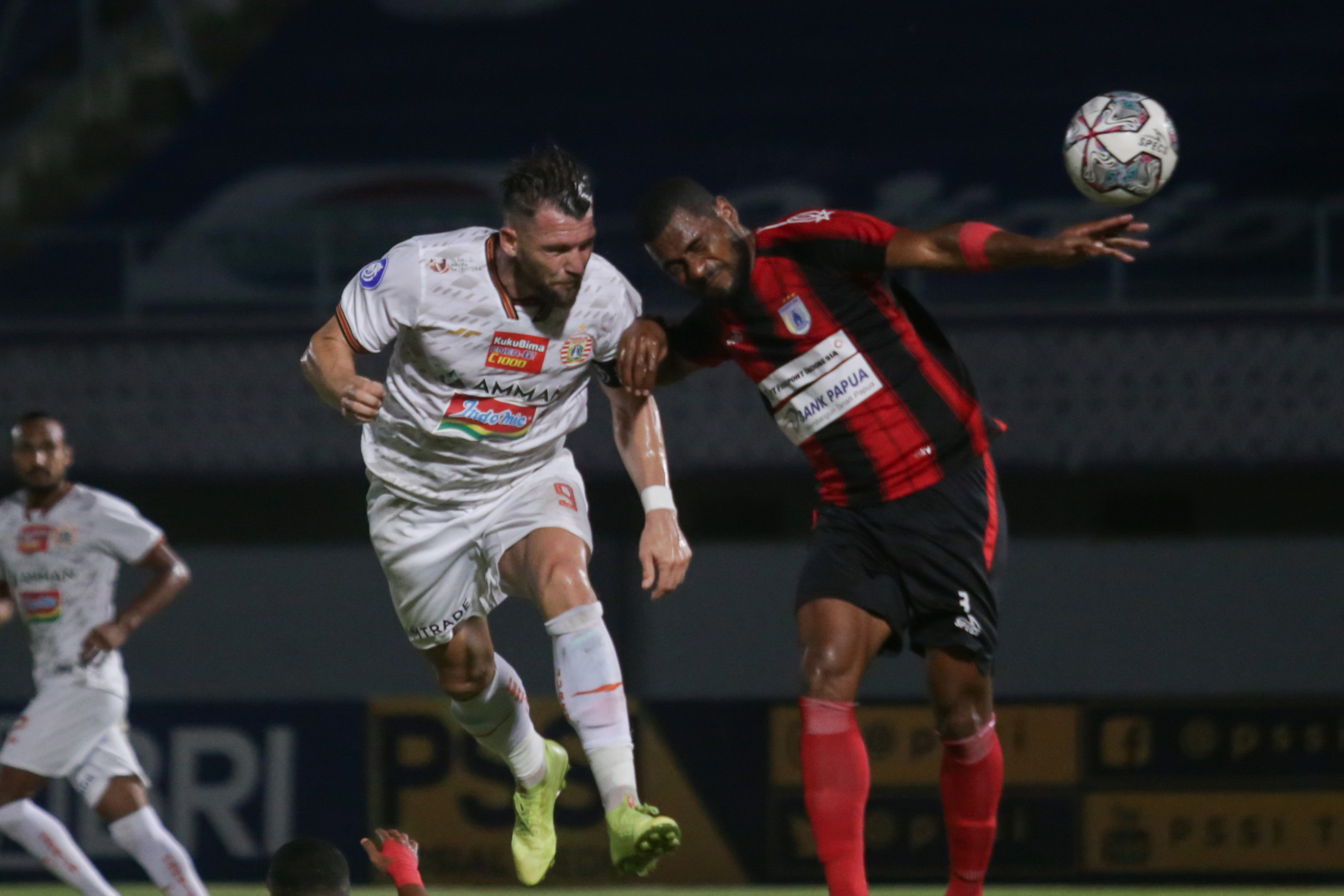 Laga Liga 1 antara Persija dan Persipura.