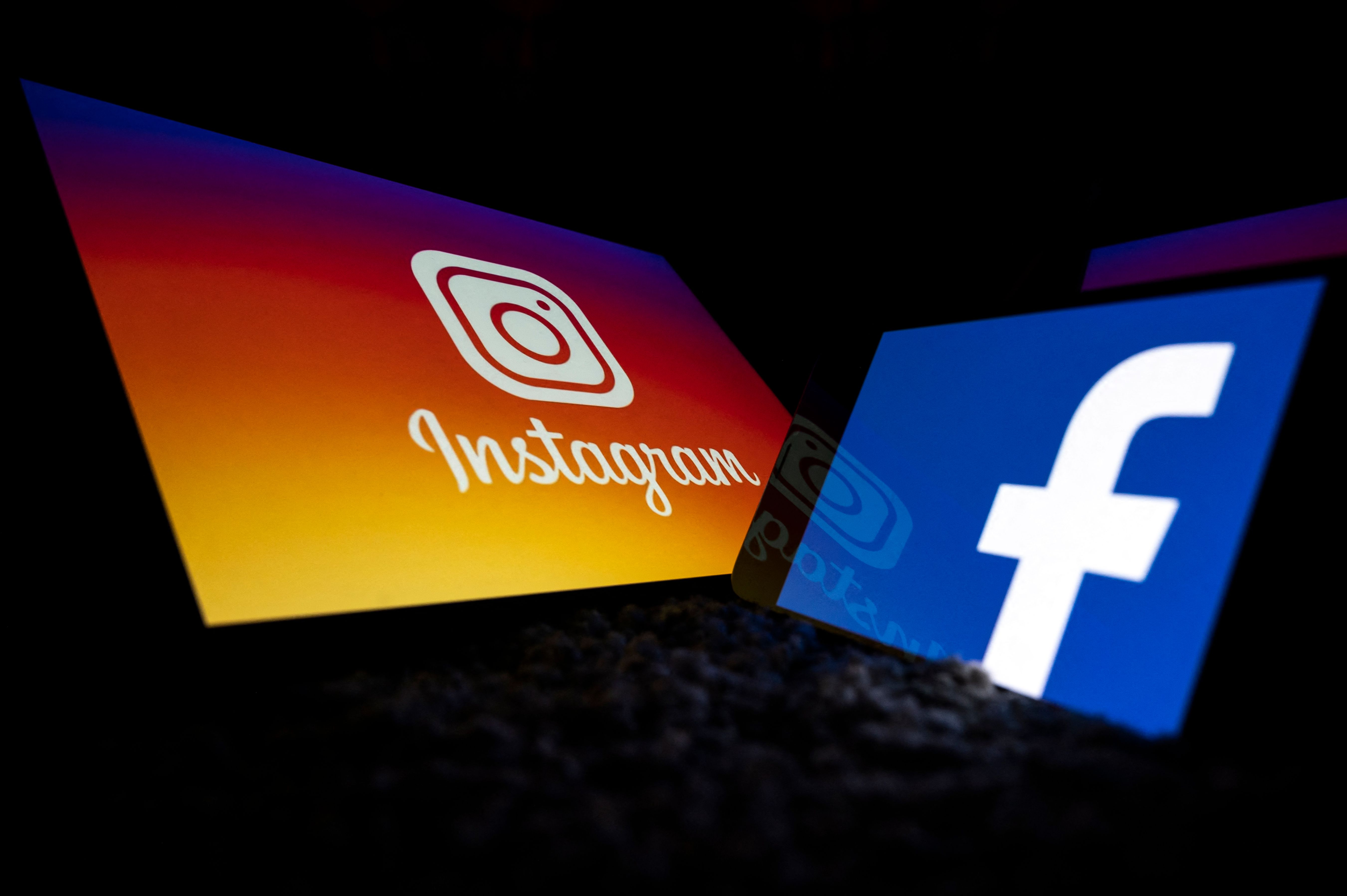 Logo Facebook dan Instagram