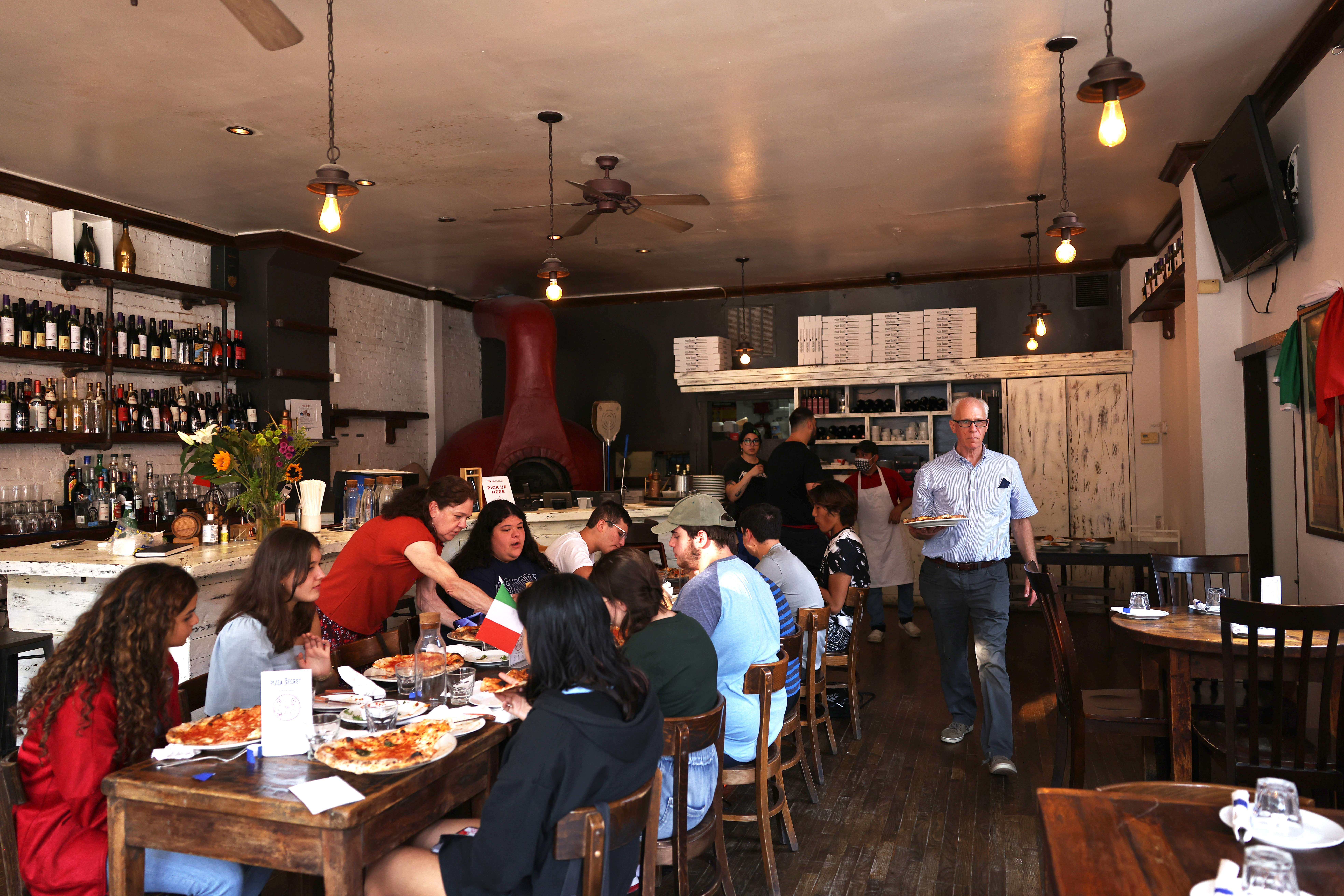Salah satu restoran Pizza di Broklyn, New York, Amerika Serikat