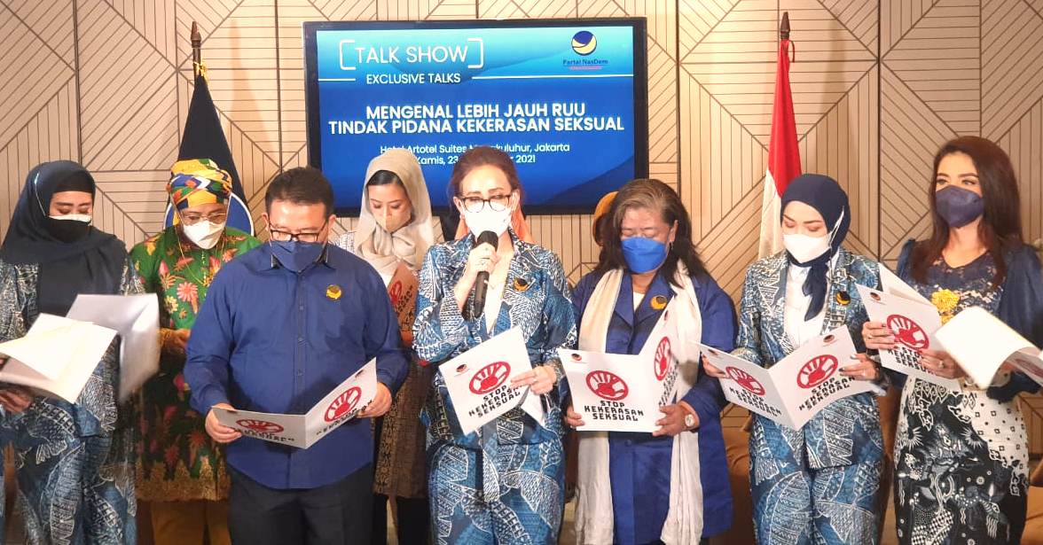 Pembacaan pernyataan sikap DPP NasDem Bidang Perempuan dan Anak.