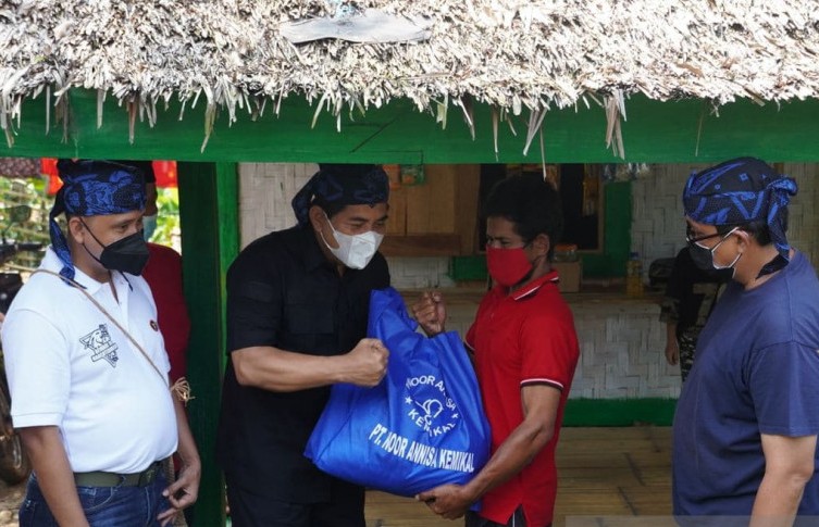 Direktur Pencegahan BNPT Brigjen Pol.R.Ahmad Nurwakhid saat melakukan silaturahmi kebangsaan dan bakti sosial ke masyarakat Suku Baduy Dalam