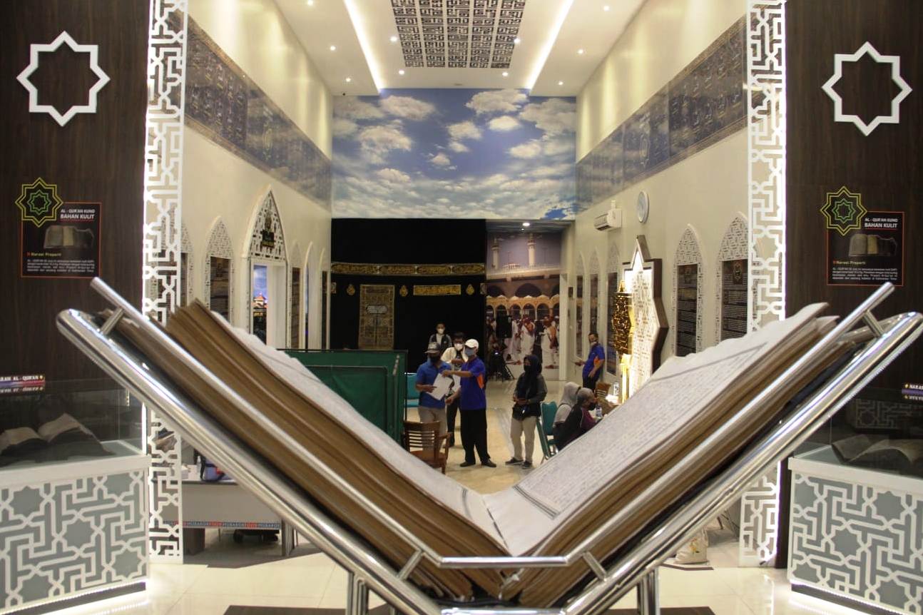 Bangkitkan sektor wisata, 200 warga Kudus ikuti vaksinasi yang digelar langsung di Museum Jenang Kudus, Kamis (2/9/2021).