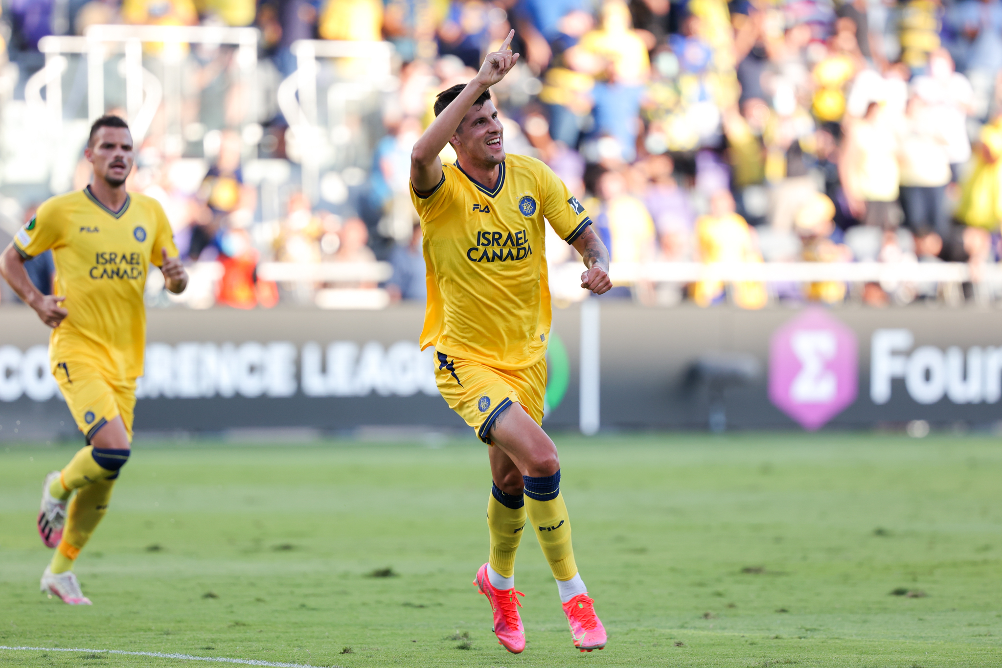 Penyerang Maccabi Tel-Aviv Stipe Perica menjadi orang pertama yang mencetak gol di ajang Liga Konferensi UEFA.