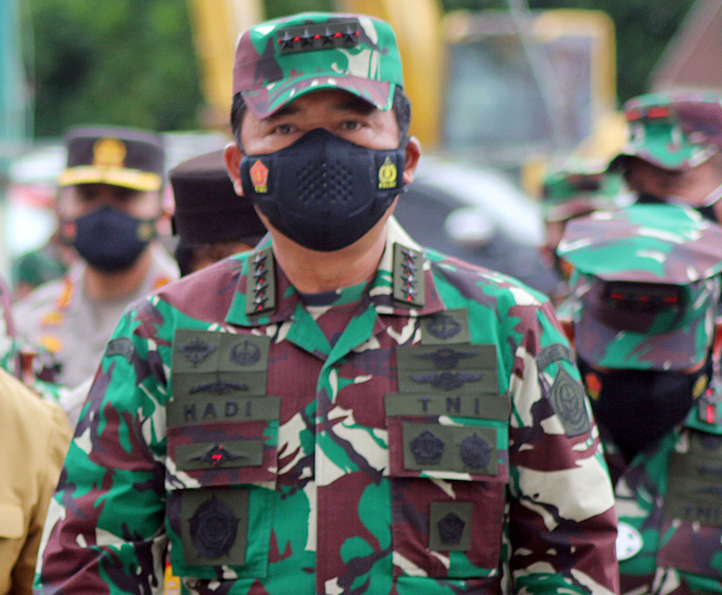 Panglima TNI Marsekal TNI Hadi Tjahjanto akan pensiun pada November 2021.