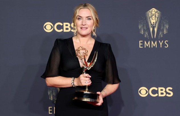 Kate Winslet di Emmy Awards 2021.