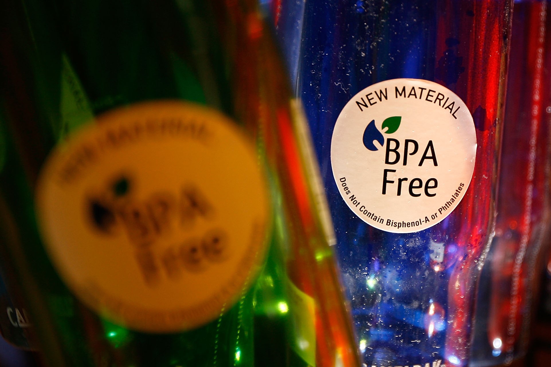 Kemasan air minum dengan label BPA free