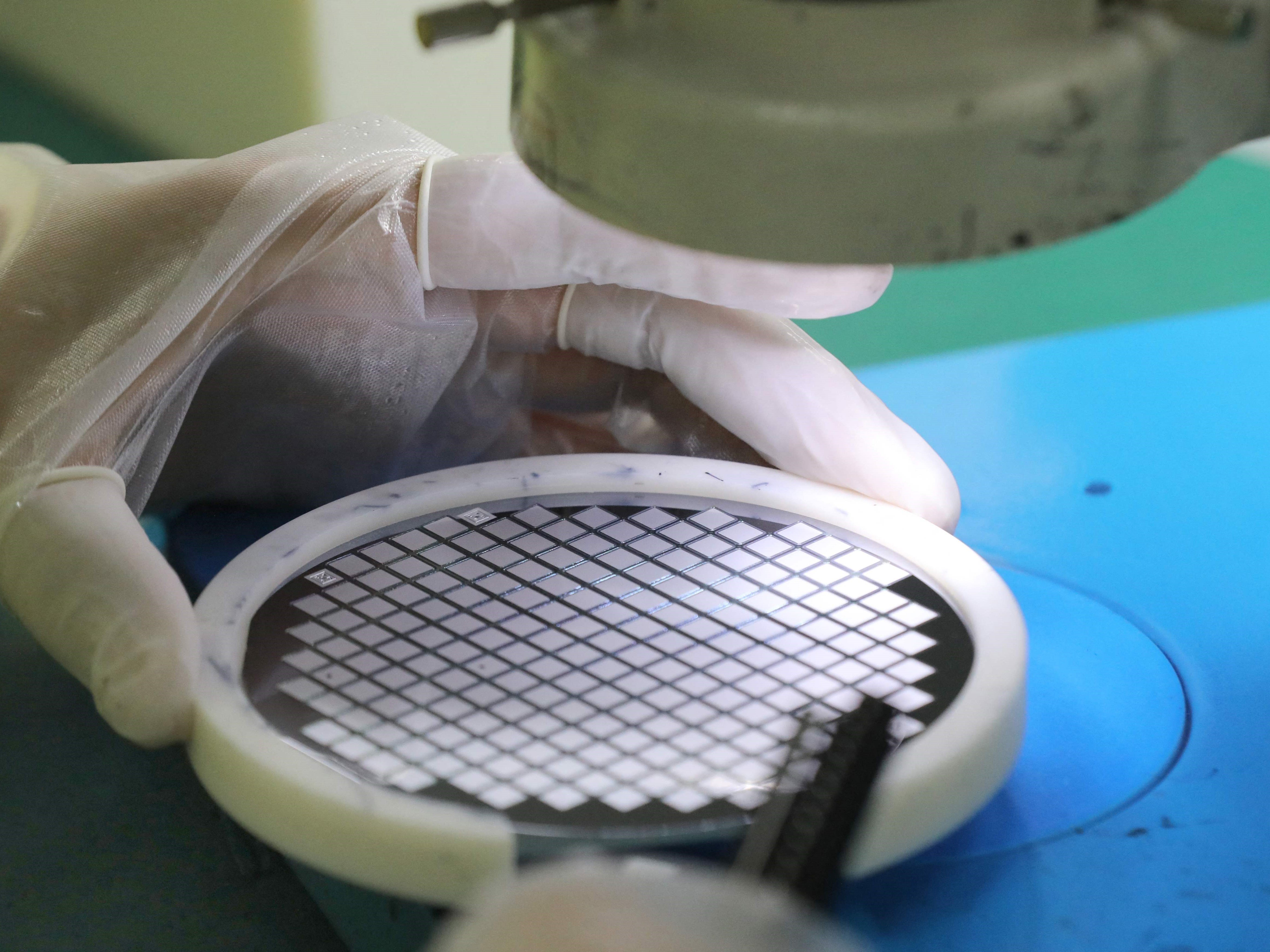 Raksasa Cip Tiongkok Guyur Rp127 Triliun di Pabrik Baru akibat Larangan AS