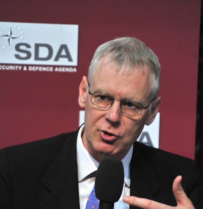 Pejabat senior Inggris Simon Gass diutus untuk melakukan pembicaraan dengan tokoh Taliban. 