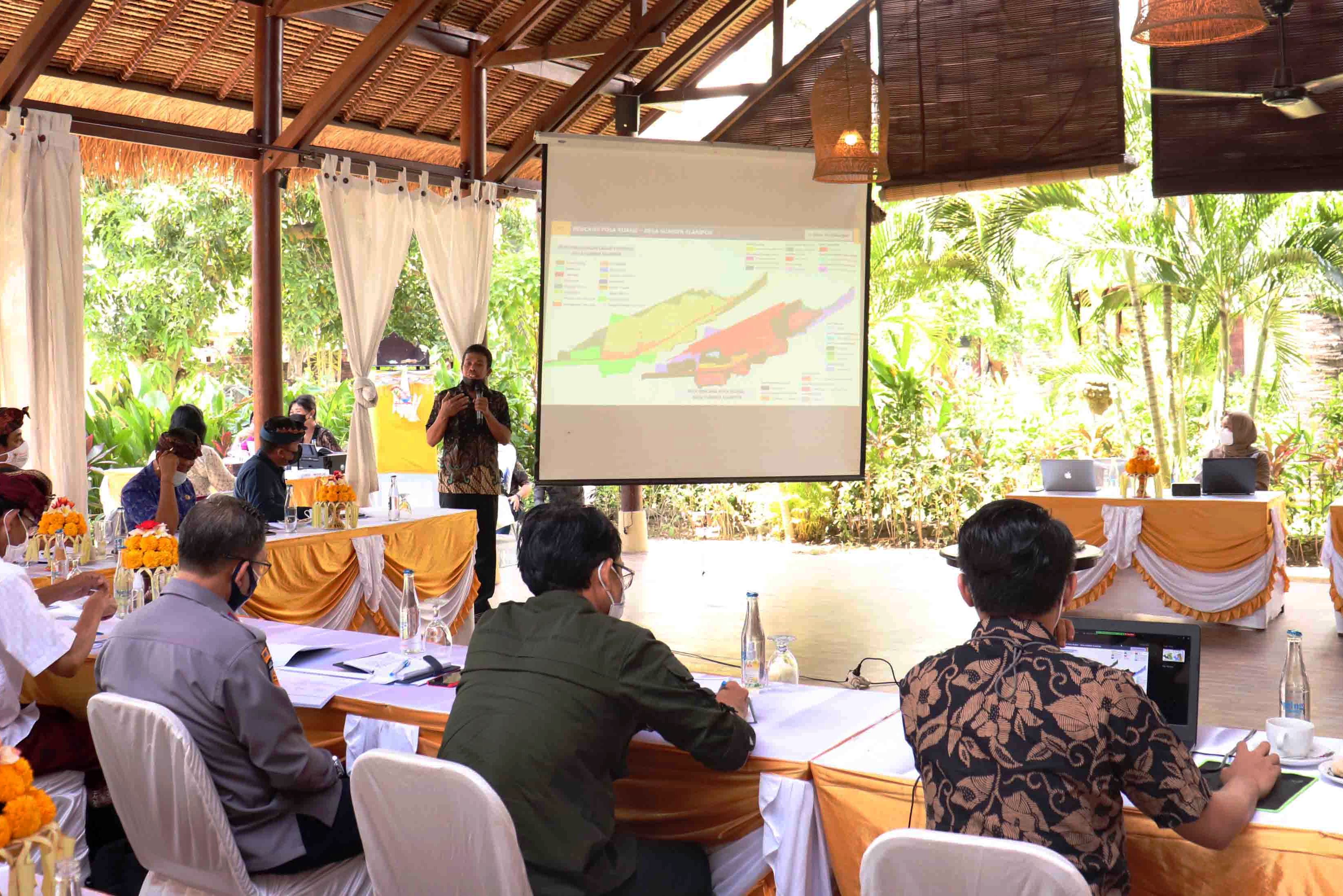 Suasana FGD yang membahas RDTR bandara Bali baru.