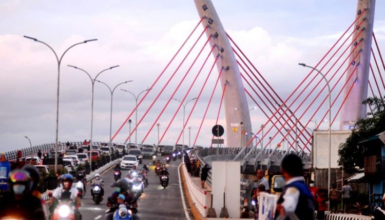 Jembatan Sei Alalak 1 mulai diopersionalkan untuk roda dua dan empat meskipun belum diresmikan.