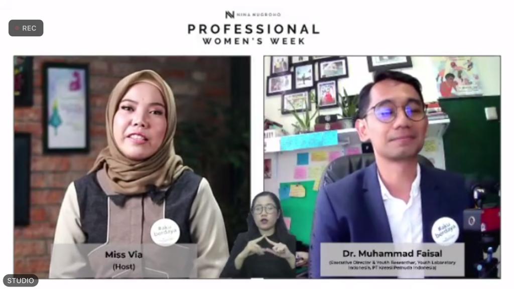 Konsultan pernikahan Indra Noveldy berbicara dalam Professional Women’s Week 2021