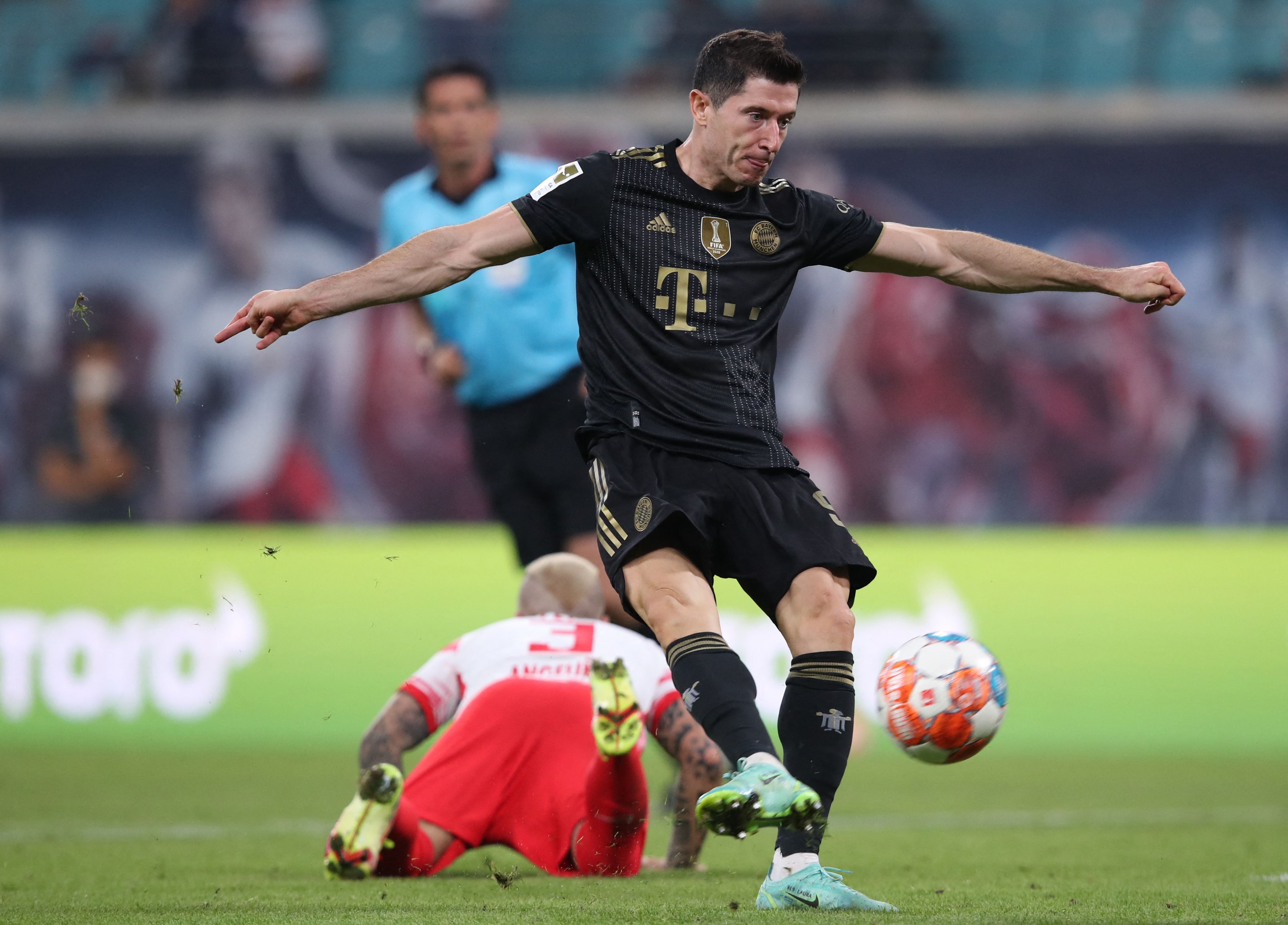 Lewandowski Cetak Gol, Bayern Tekuk Leipzig