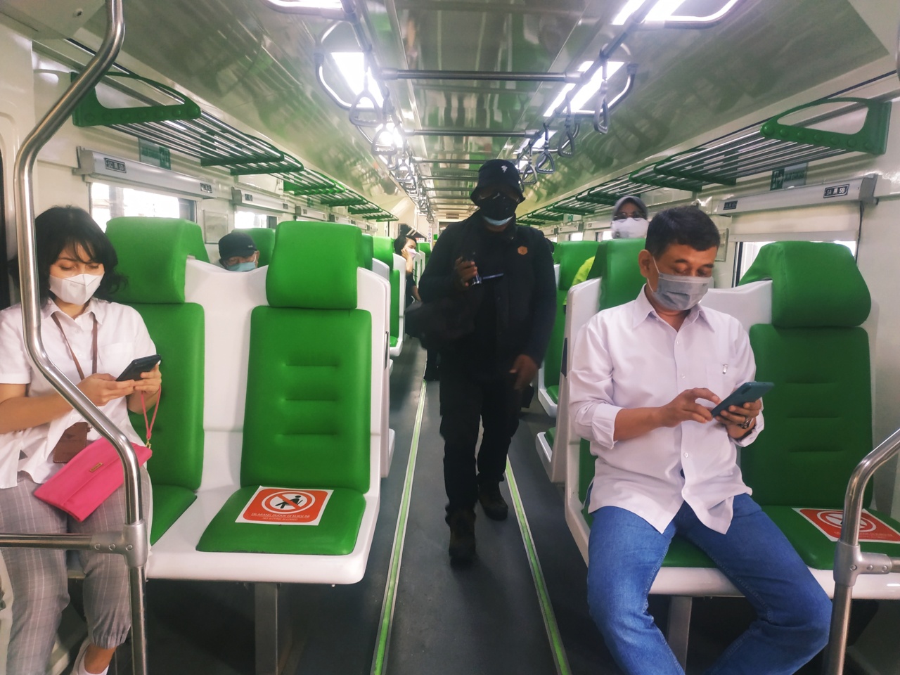 KA Bandara Internasional Yogyakarta di Stasiun Tugu Yogyakarta.  