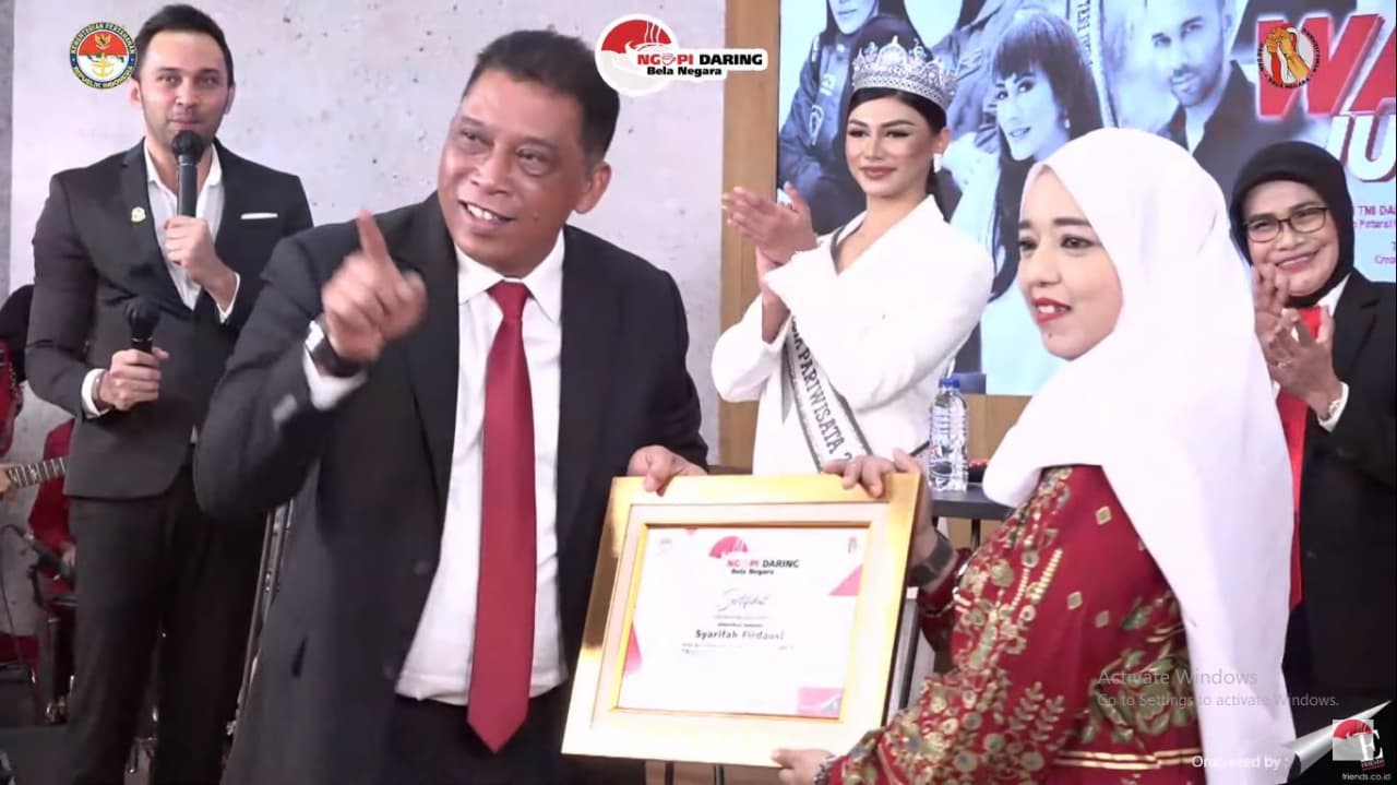 Acara Ngopi Daring Bela Negara bertema 'Ya, Wanita Juga Bisa' yang diselenggarakan Ditjen Pothan Kemenhan di Jakarta, Kamis (16/9).