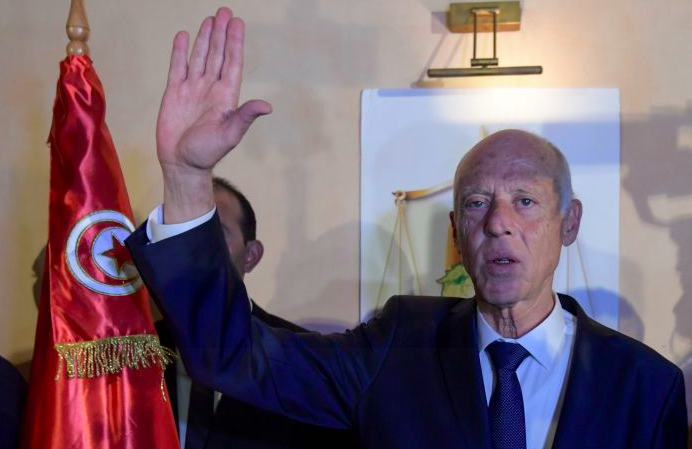 Kais Saied seorang akademisi di bidang hukum yang sudah pensiun memenangi Pilpres Tunisia digelar Minggu (13/10).