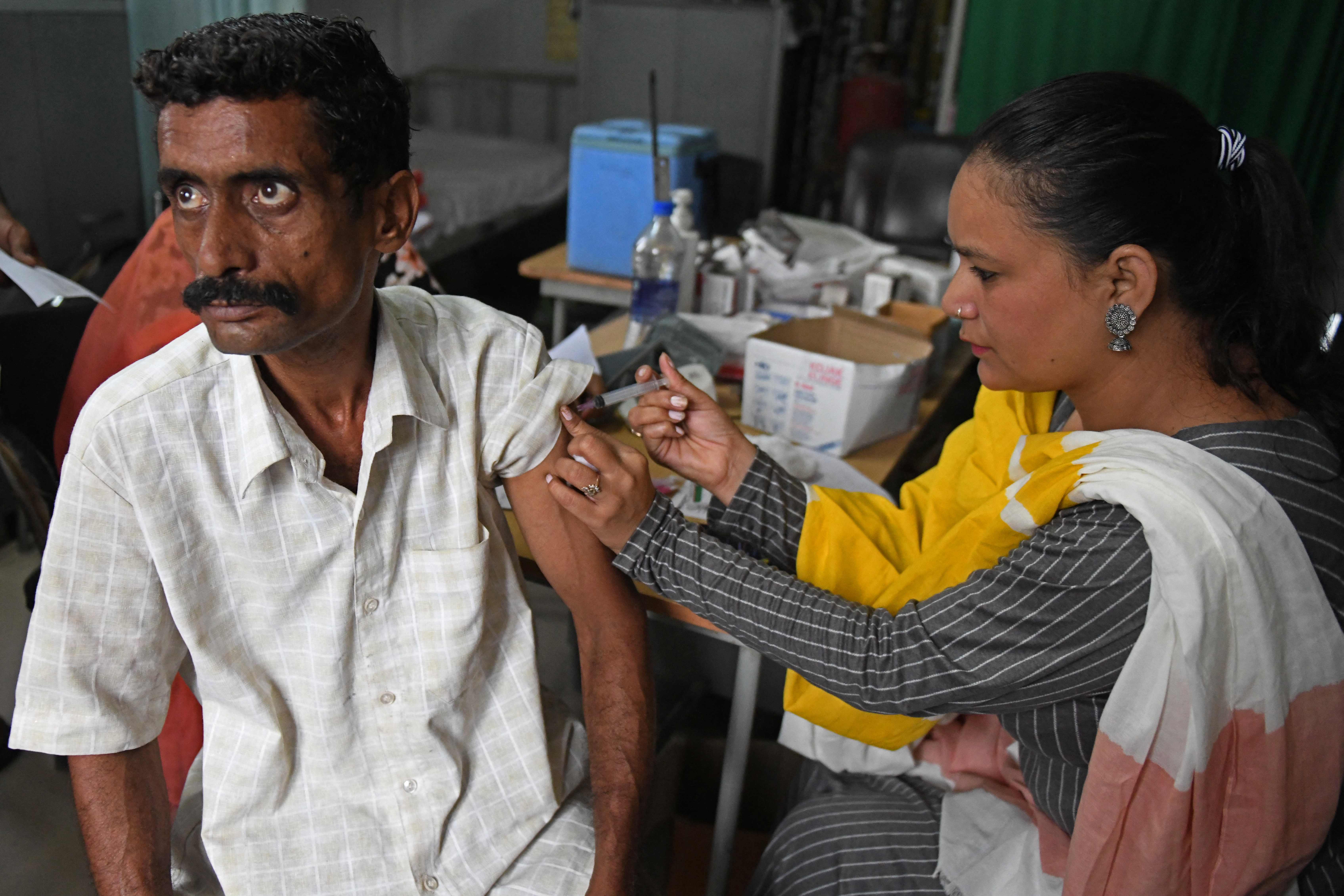 Vaksinasi covid-19 di India