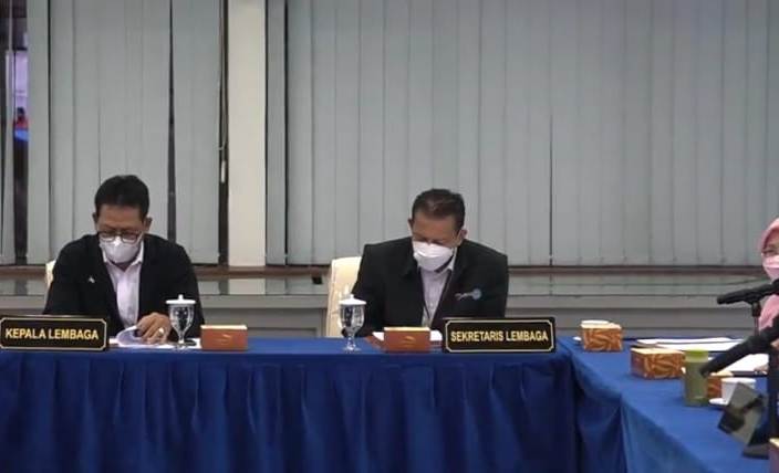 Kepala LLDikti Wilayah III, Prof. Dr. Agus Setyo Budi, M. Sc (kiri) saat rapat  koordinasi PTM terbatas Kampus di DKI Jakarta, Jumat (17/9).