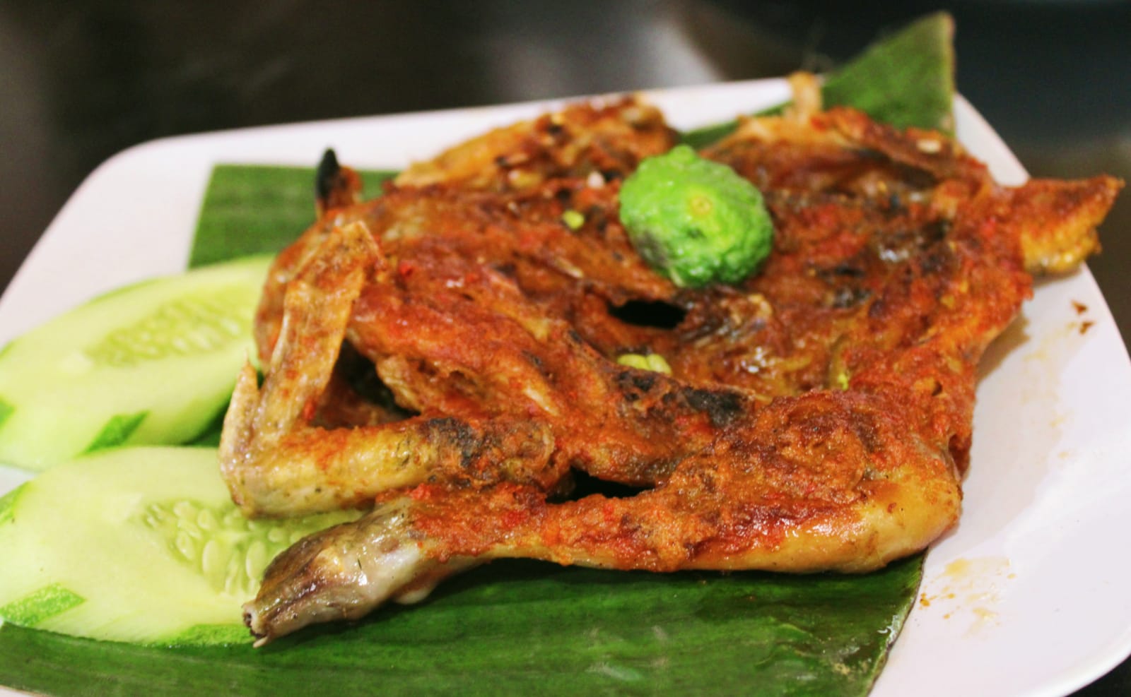 Ayam taliwang, makanan khas Lombok yang merupakan resep warisan keluarga Haji Ahmad Moerad.