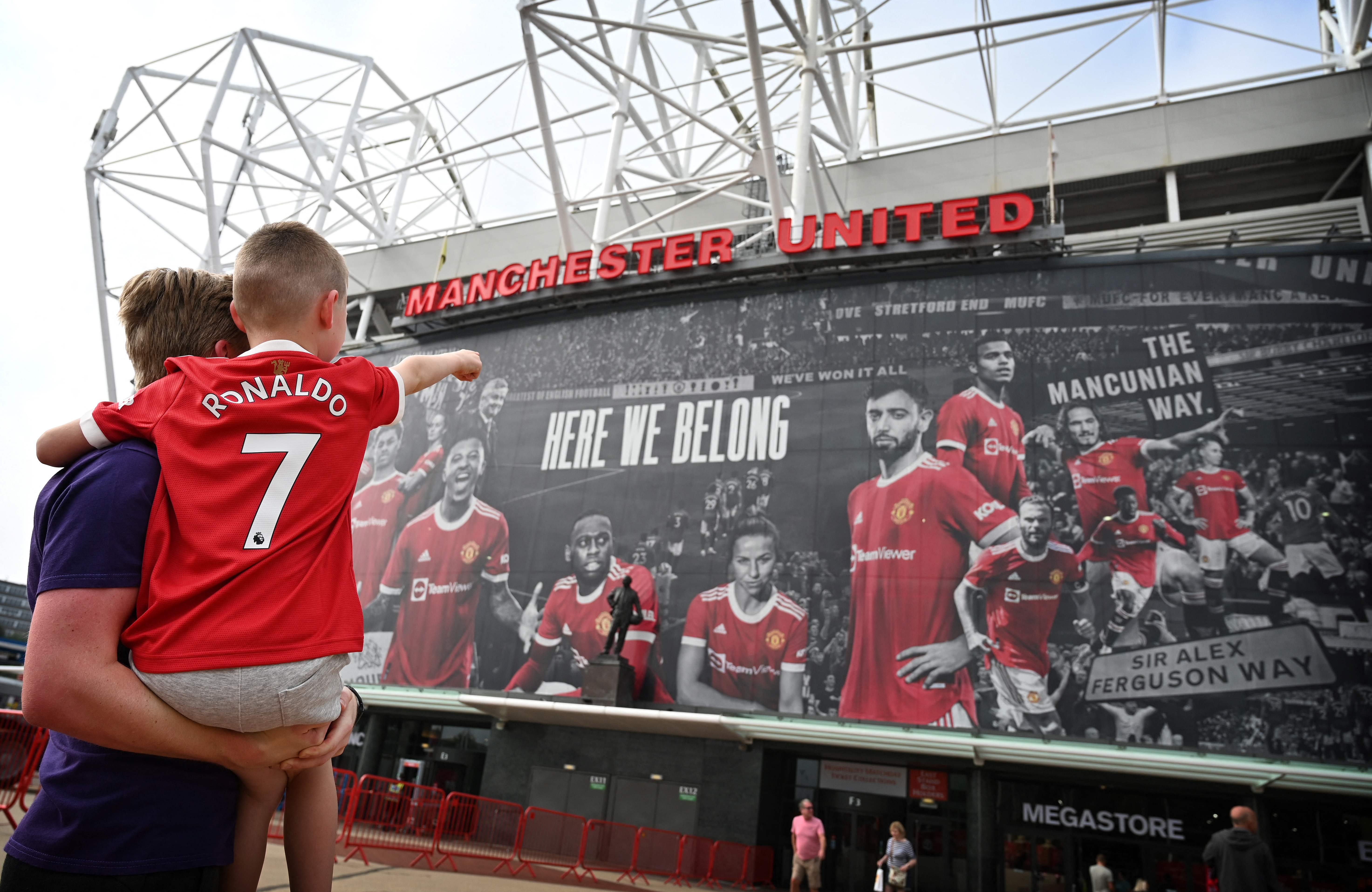Penonton di Old Trafford Harus Sudah Divaksin Covid-19