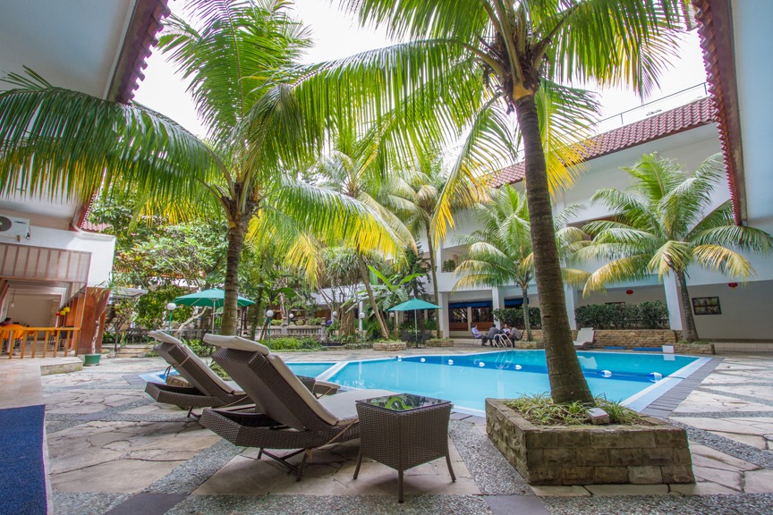 Hotel Salak The Heritage berada di lokasi paling strategis dan tepat di pusat Kota Bogor.