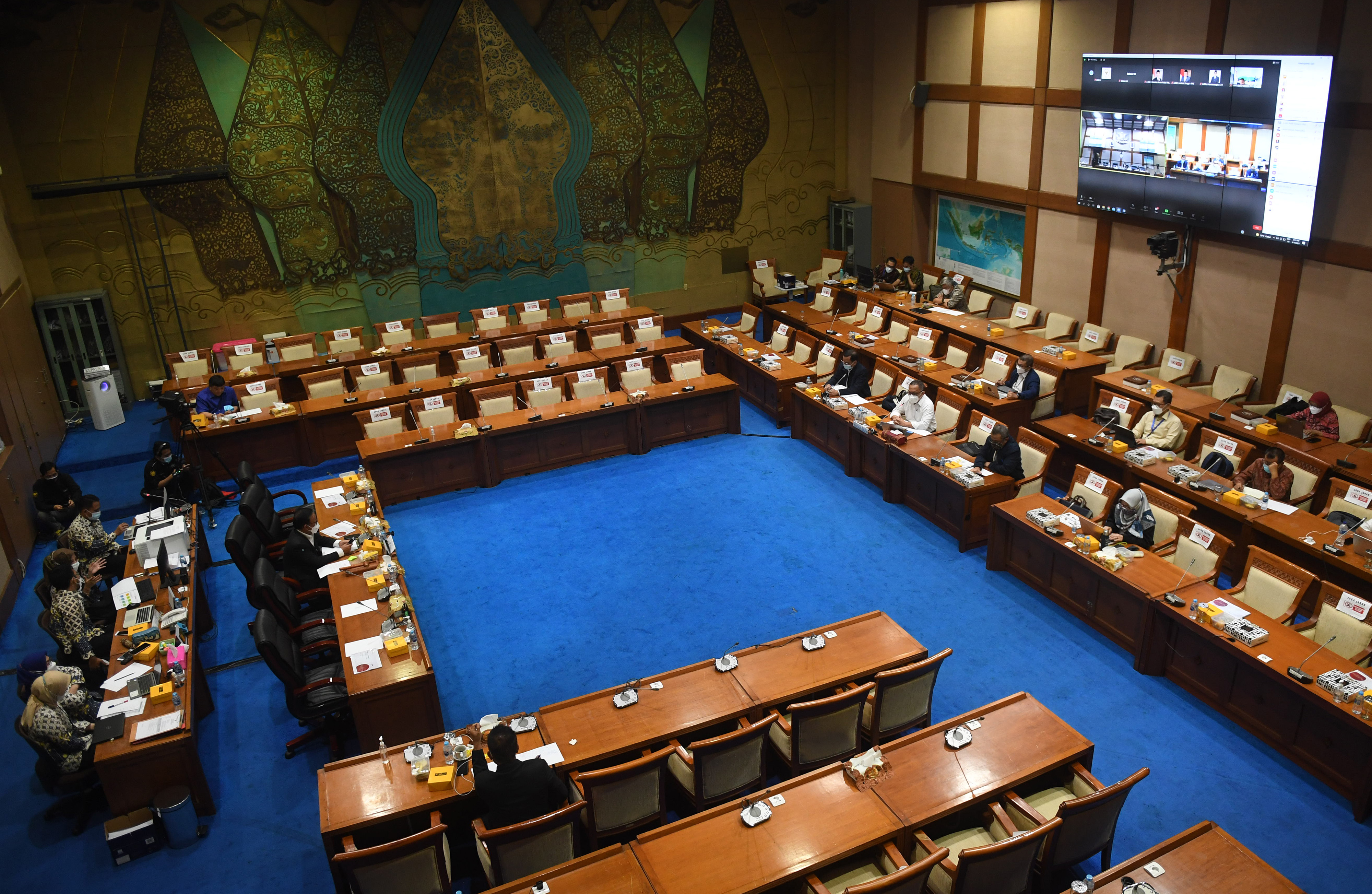Rapat dengar pendapat antara Komisi VII DPR dengan Kepala BRIN Laksana Tri Handoko di Kompleks Parlemen, Senayan, Jakarta, Selasa (14/9/2021