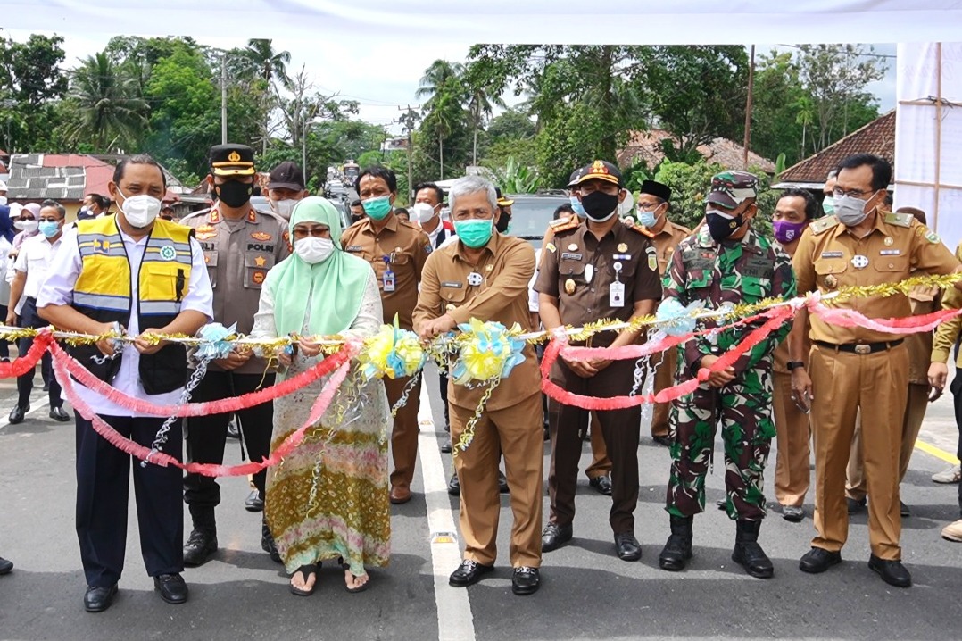 Tiga infrastruktur prioritas di OKI diresmikan.Yaitu Duplikasi Jembatan Air Dusun Anyar, Jembatan Air Talang Pangeran, & Jembatan Gantung S