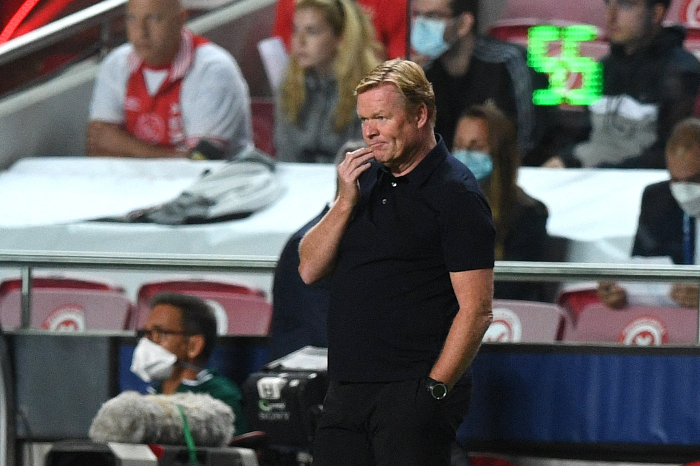 Pelatih Barcelona Ronald Koeman