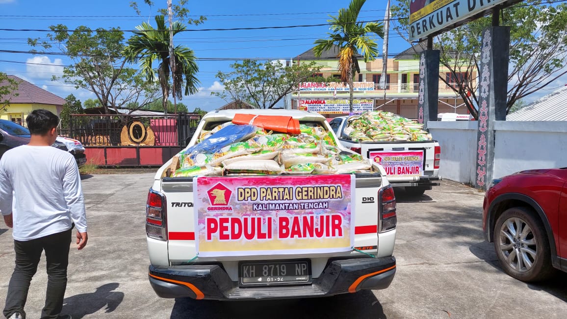 Bantuan dari anggota DPR Fraksi Gerindra untuk warga terdampak banjir di Kalteng. 