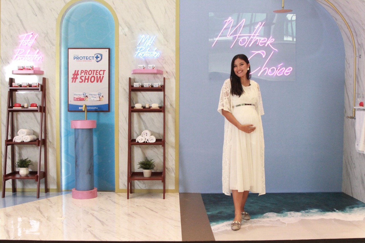 Ilustrasi. Miss Indonesia 2009 Zivanna Letisha saat mempromosikan produk kesehatan.