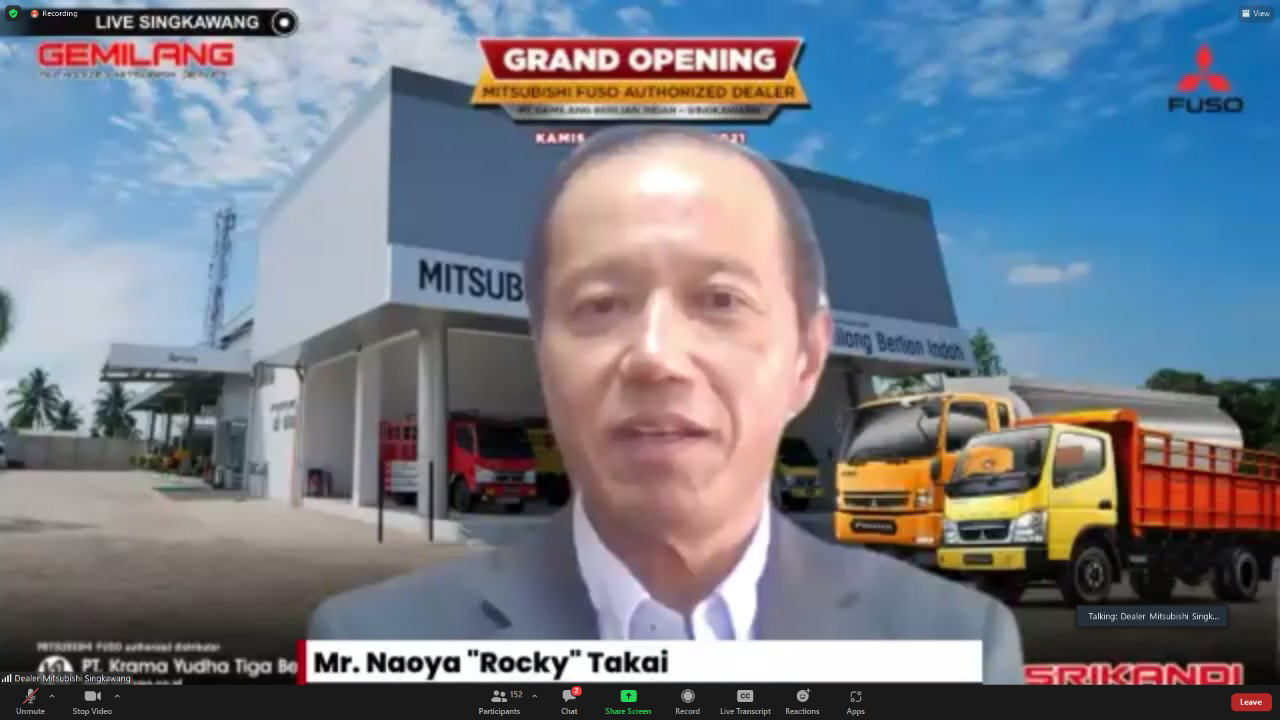 Presiden Direktur KTB Naoya 'Rocky' Takai saat memberikan sambutan di acara peresmian relokasi diler GBI Singkawang secara virtual.