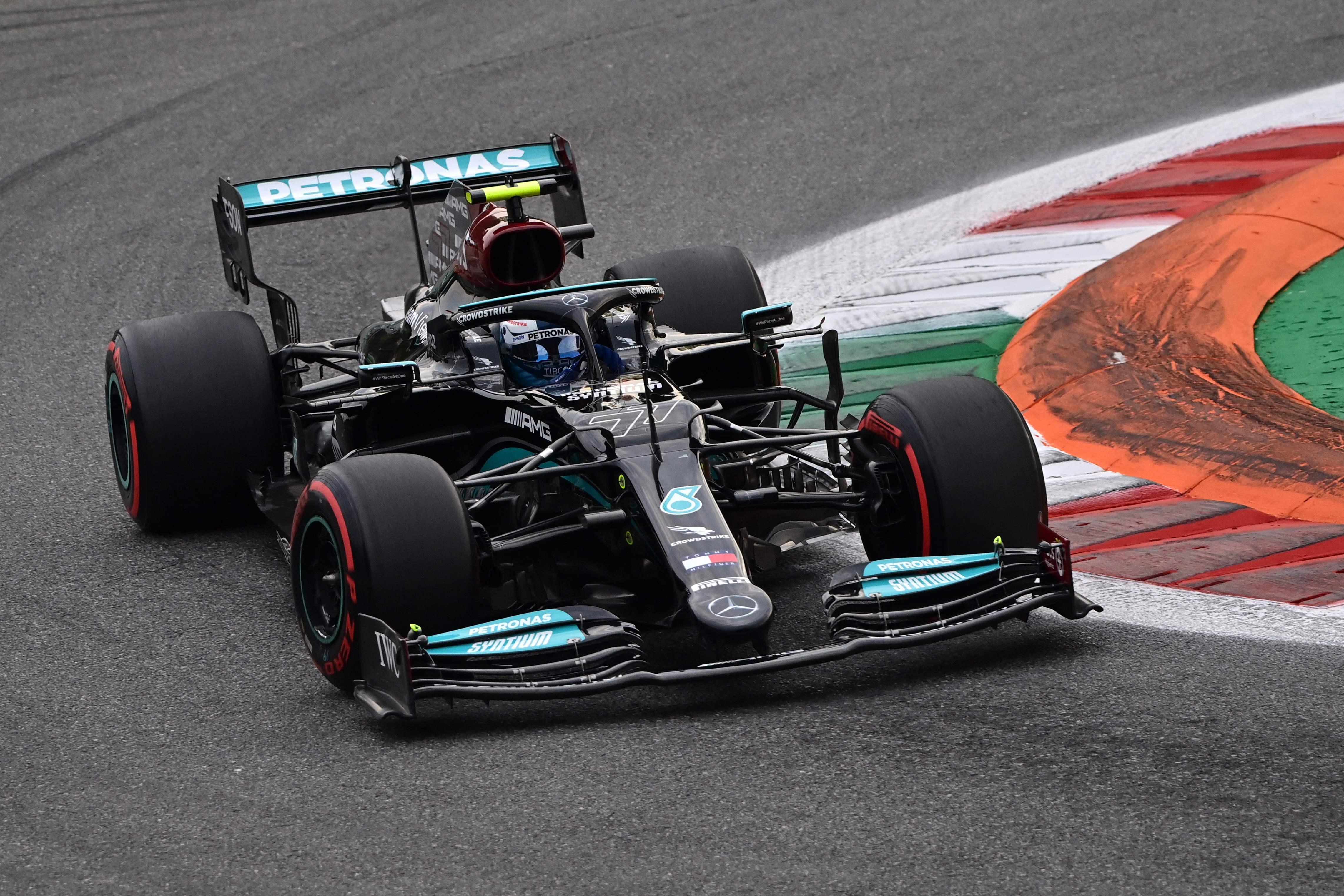 Pembalap Mercedes Valtteri Bottas