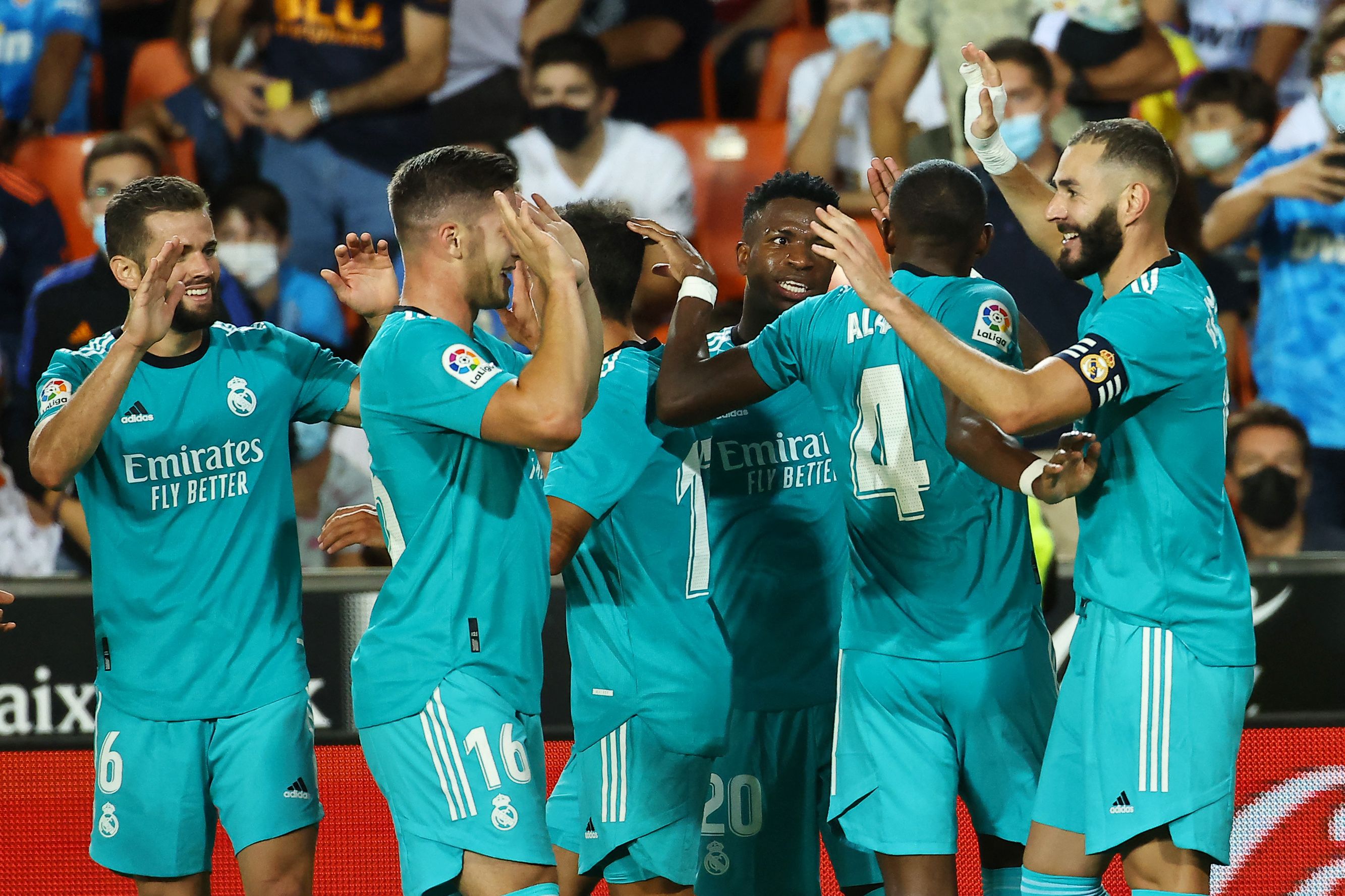 Dua Gol Larut Antar Real Madrid Tekuk Valencia