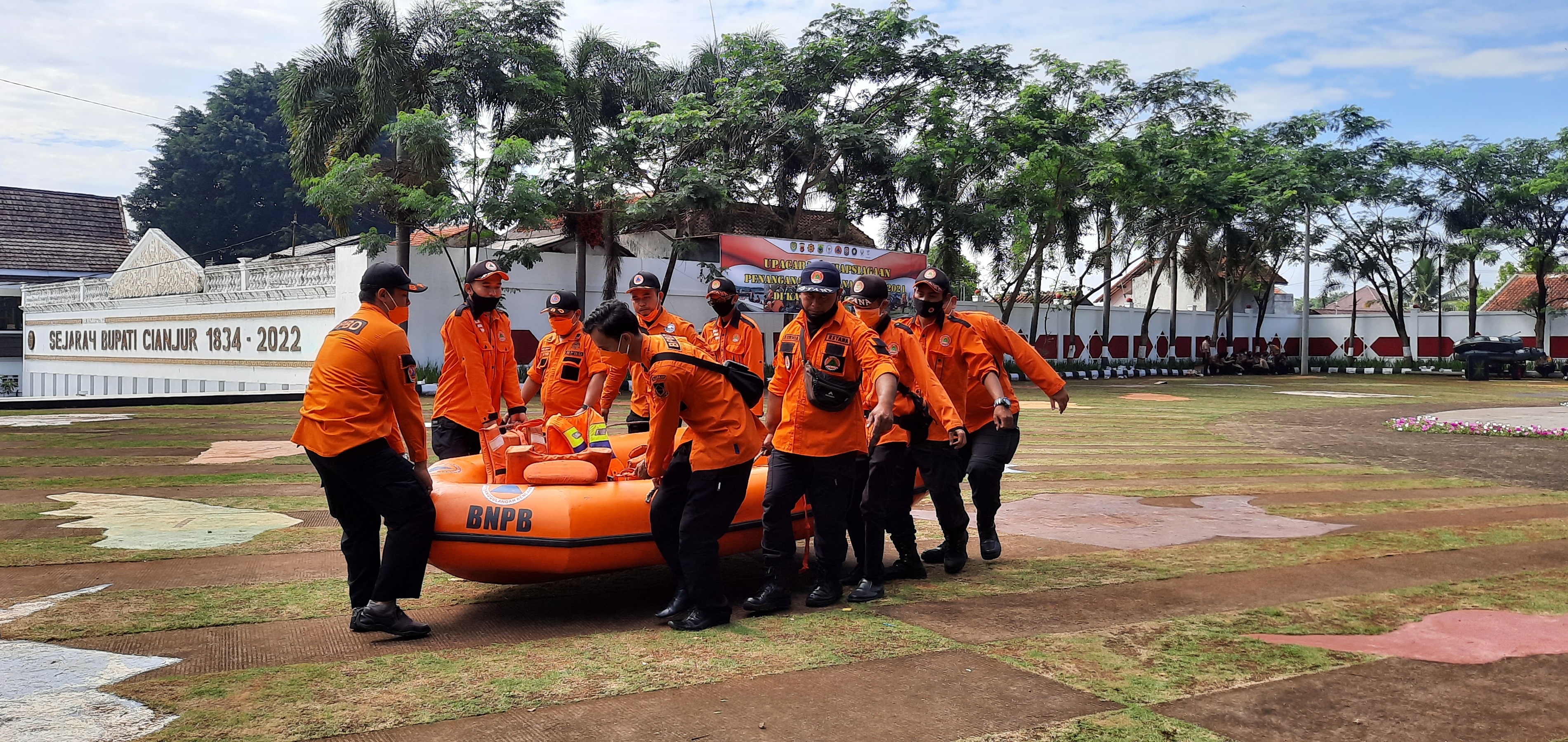 Personel BPBD Kabupaten Cianjur, Jawa Barat.