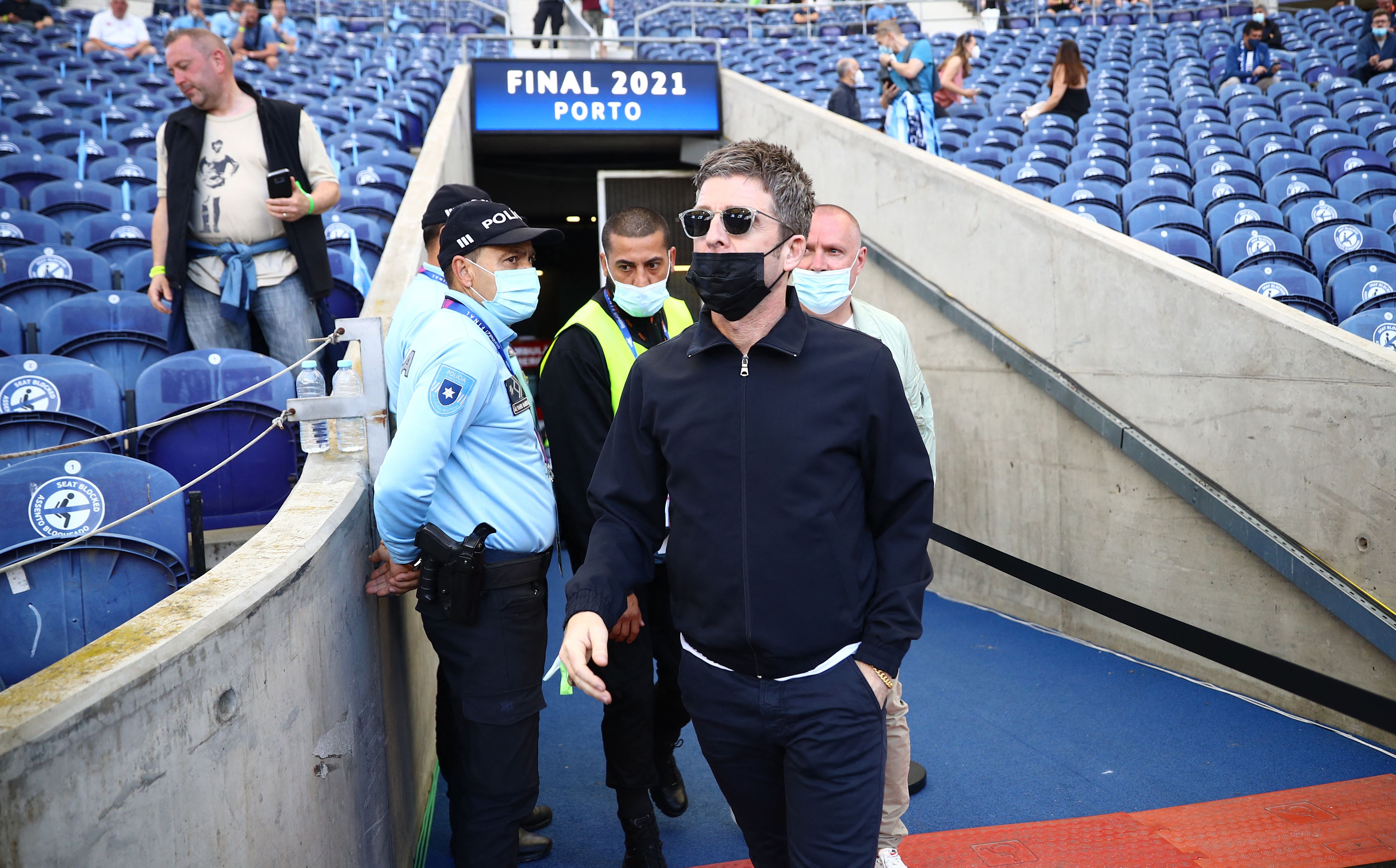 Noel Gallagher tiba di Stadio Dragao, Porto untuk menonton laga final Liga Champions antara Manchester City dan Chelsea.