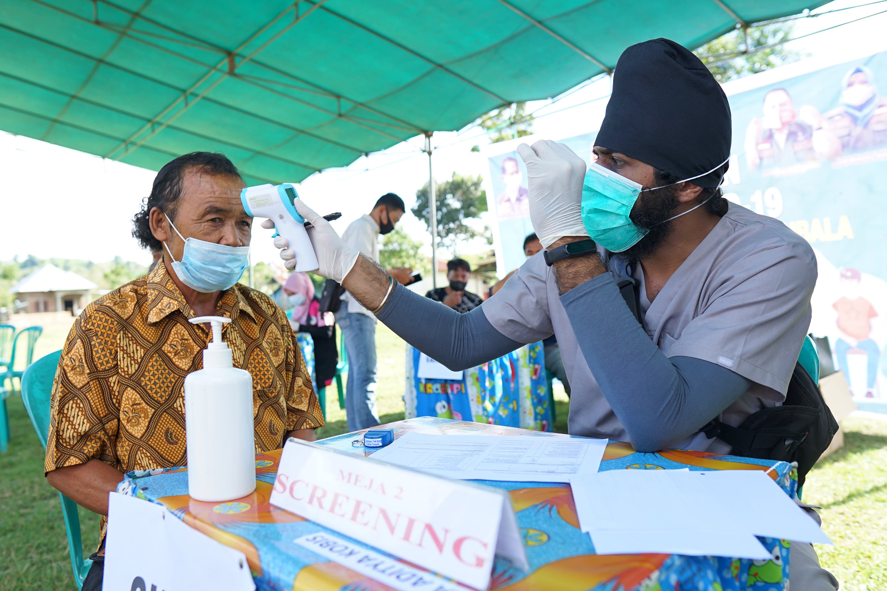 (Ilustrasi) Vaksinasi Covid-19 bagi lansia.