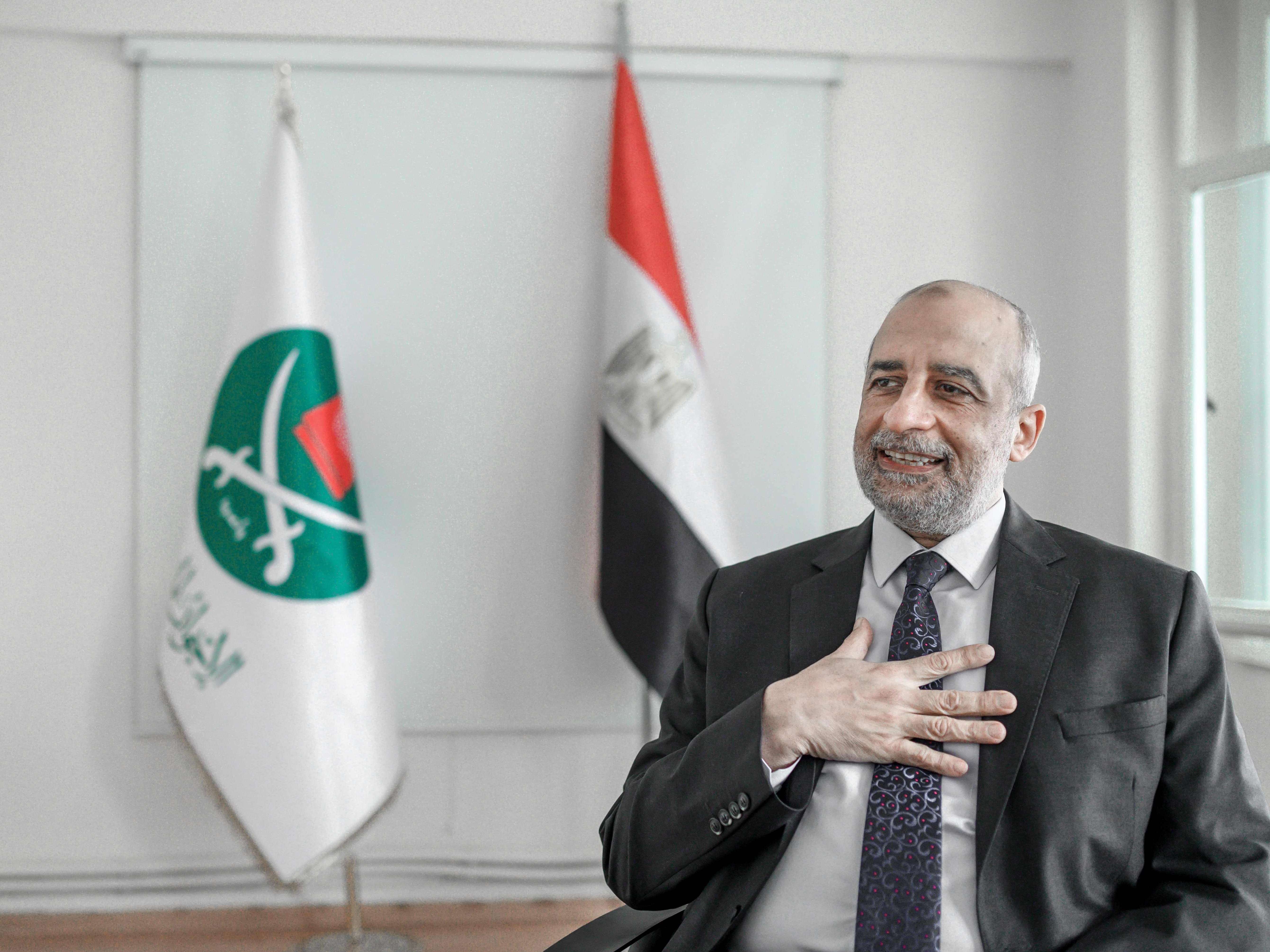 Juru bicara Ikhwanul Muslimin Mesir Talaat Fahmy berbicara selama wawancara di kantornya pada 19 Januari 2021, di Istanbul.