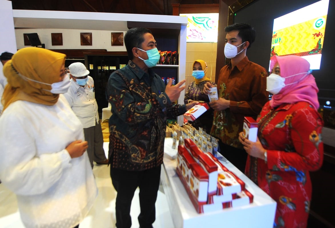 Direktur Consumer & Commercial Lending Bank BTN Hirwandi Gafar saat Kampanye Gerakan Nasional Bangga Buatan Indonesia di Banda Aceh.