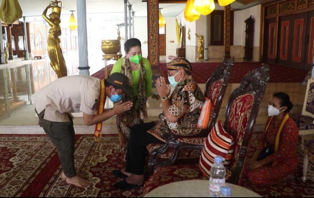 Gibran Dapat Gelar Bangsawan Dari Raja Solo 